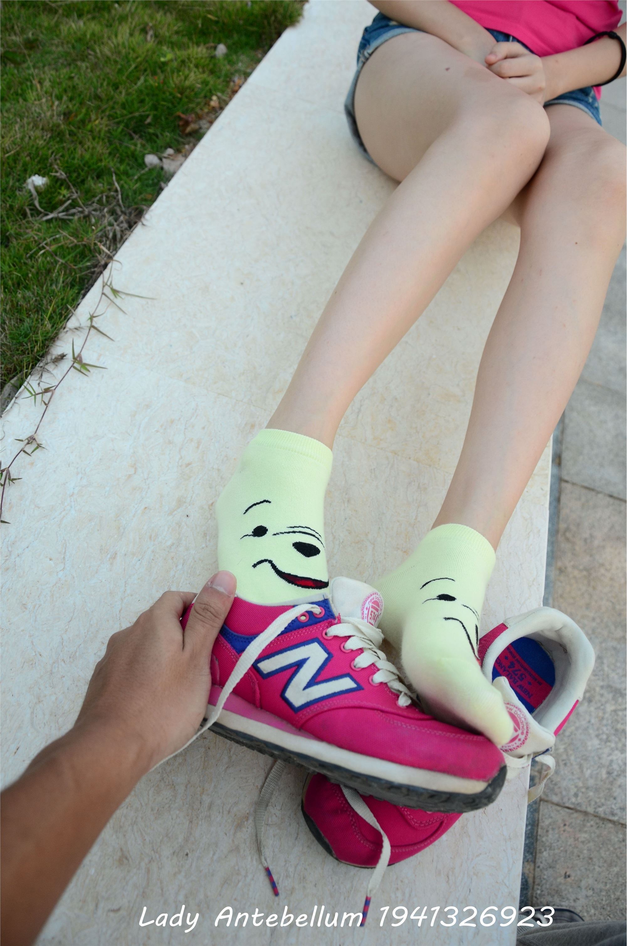 战前女神  恋足美腿棉袜女神级摄影套图 060