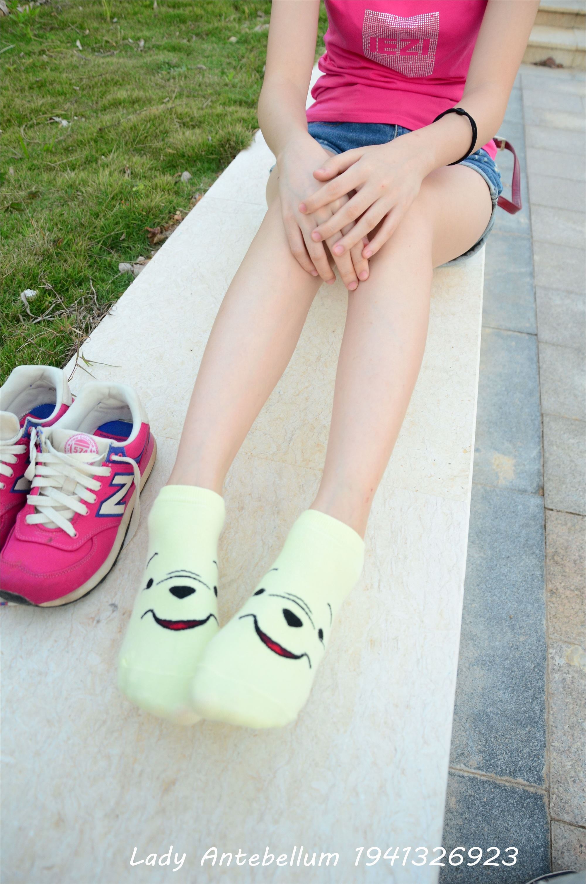 战前女神  恋足美腿棉袜女神级摄影套图 060