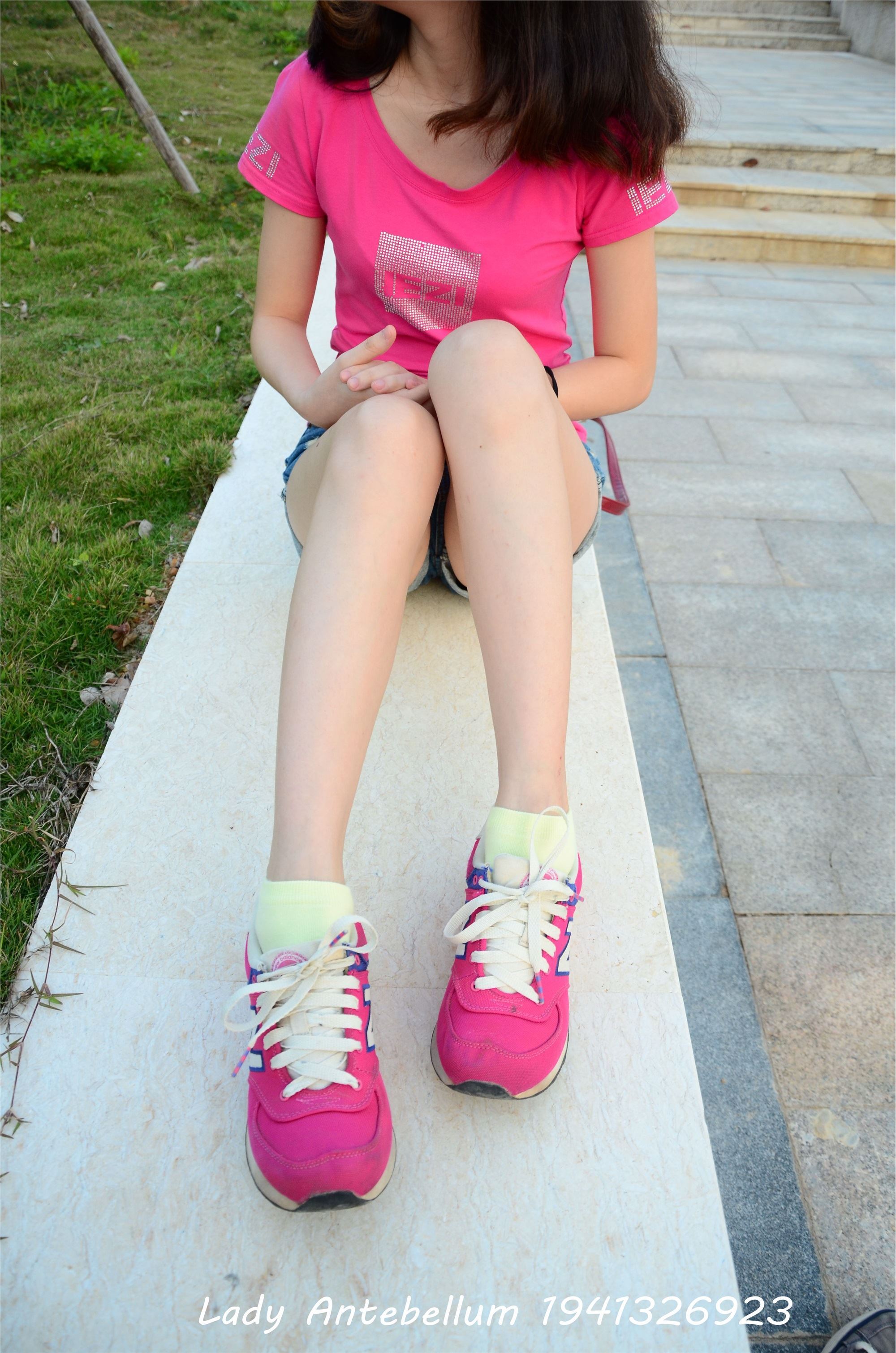 战前女神  恋足美腿棉袜女神级摄影套图 060