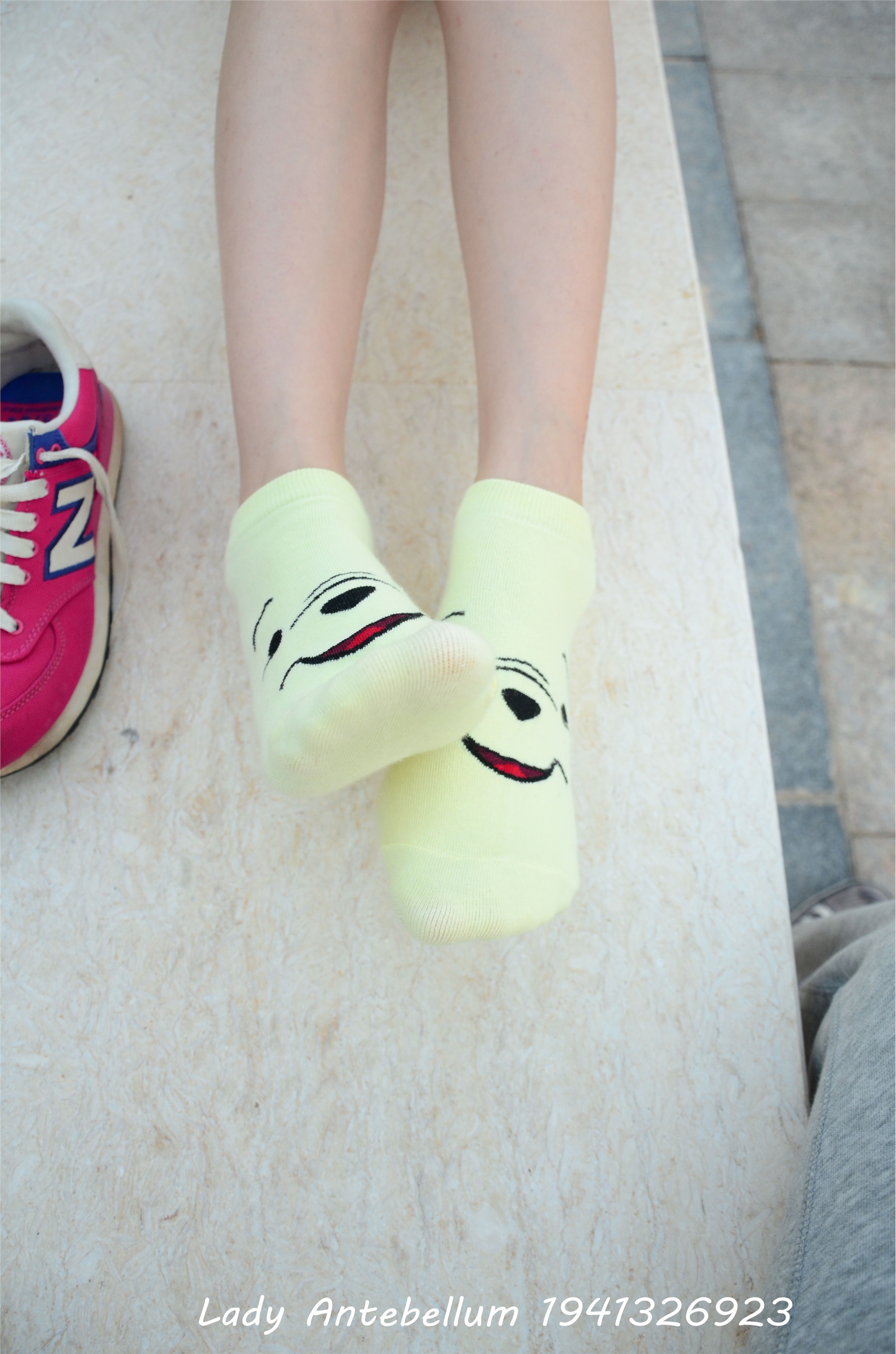 战前女神  恋足美腿棉袜女神级摄影套图 060