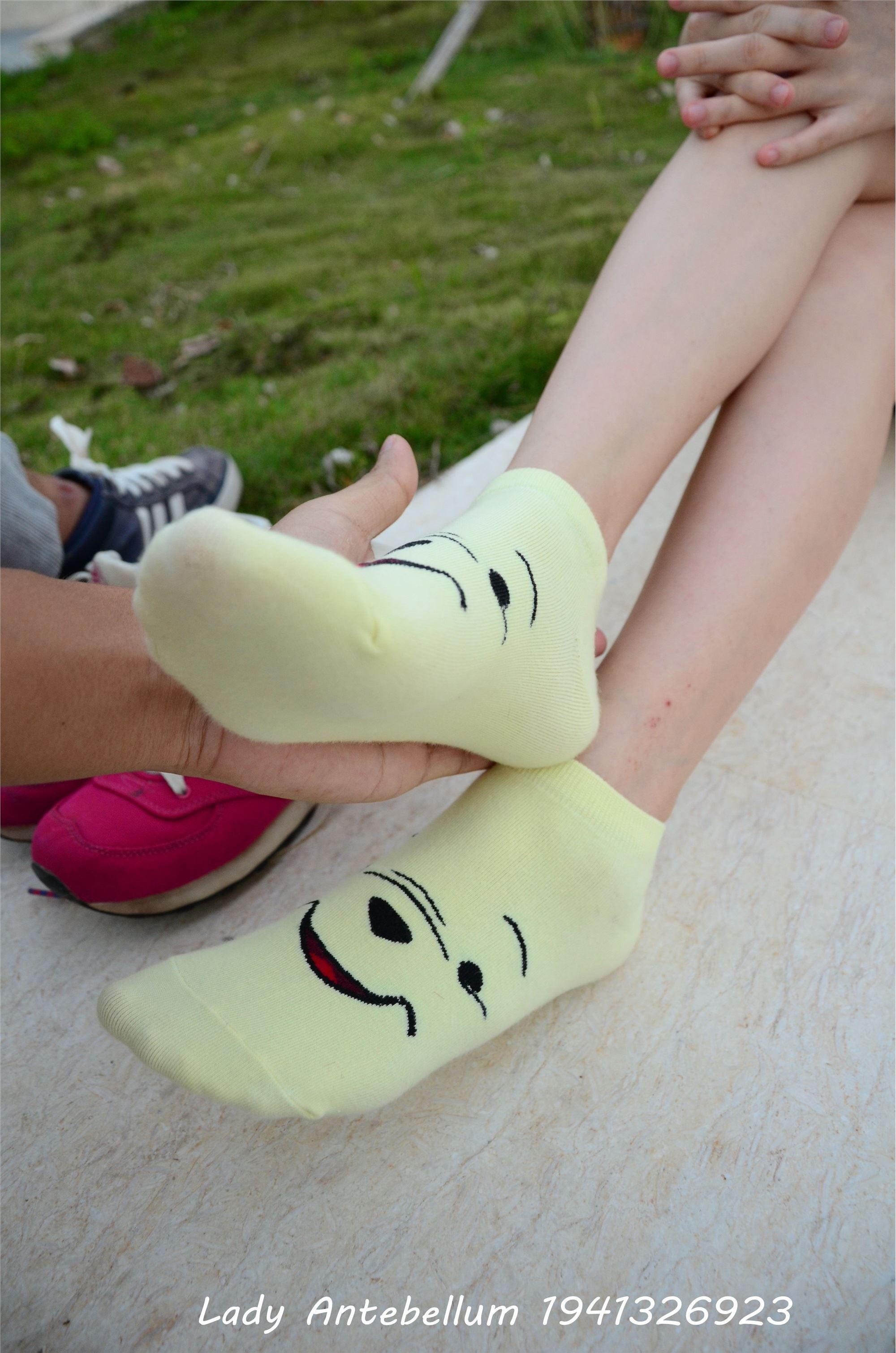 战前女神  恋足美腿棉袜女神级摄影套图 060