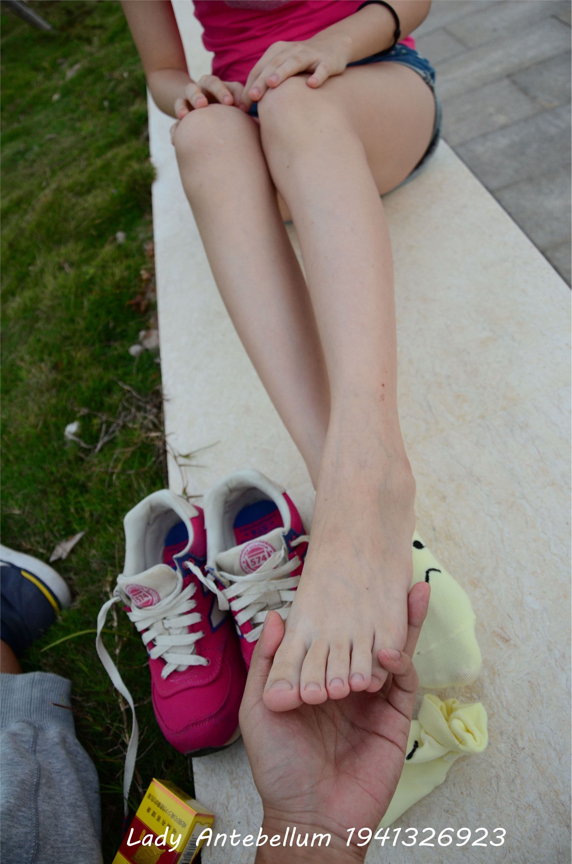 战前女神  恋足美腿棉袜女神级摄影套图 060