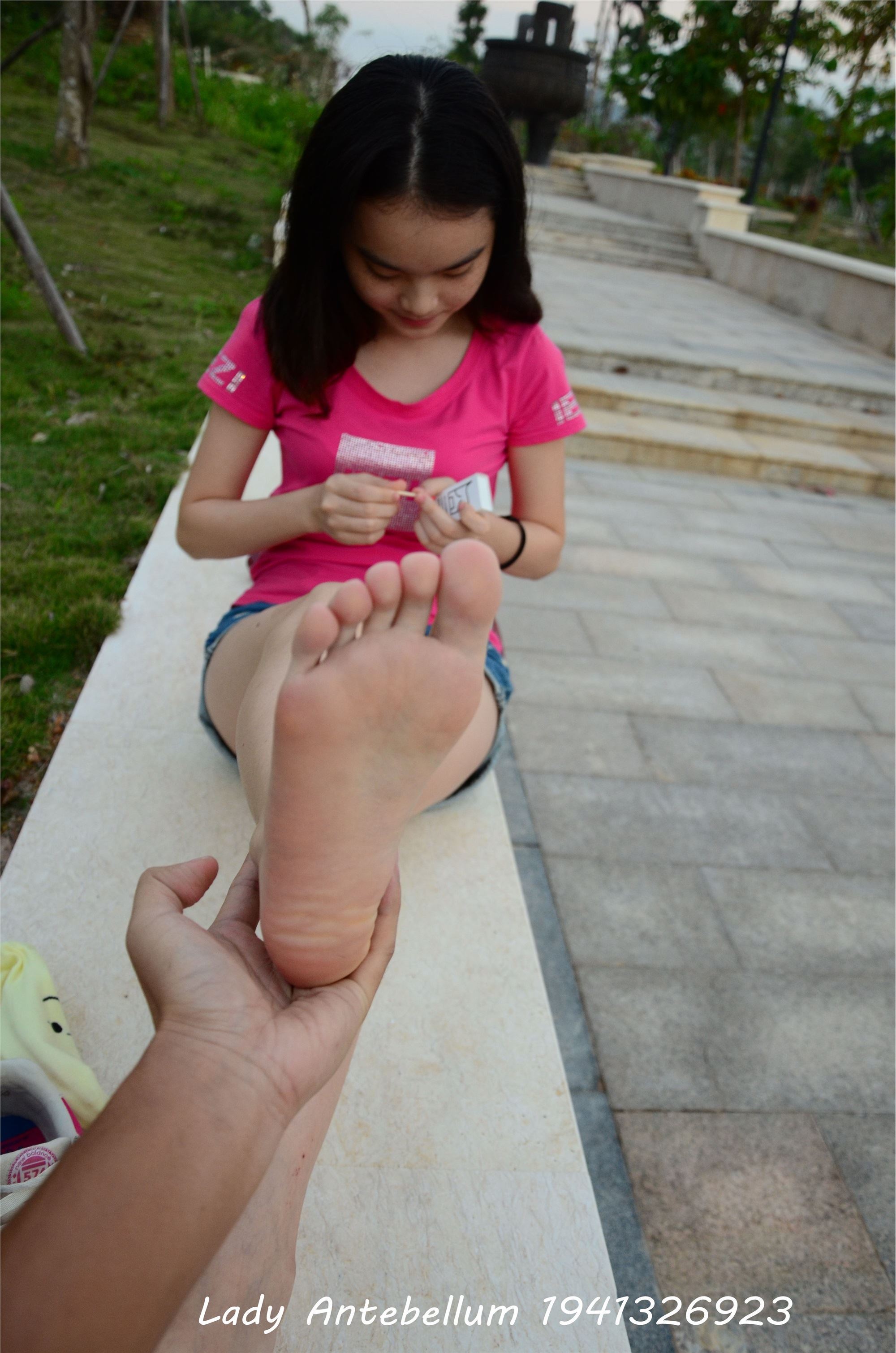 战前女神  恋足美腿棉袜女神级摄影套图 060