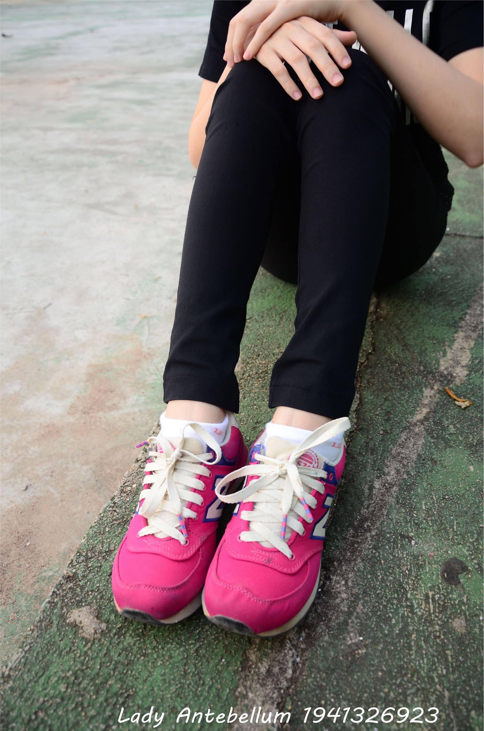 战前女神  恋足美腿棉袜女神级摄影套图 062