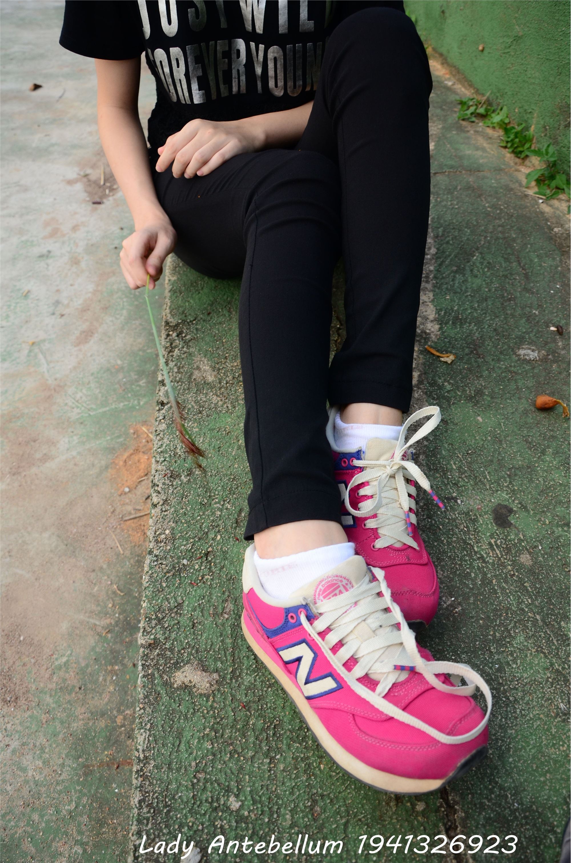 战前女神  恋足美腿棉袜女神级摄影套图 062