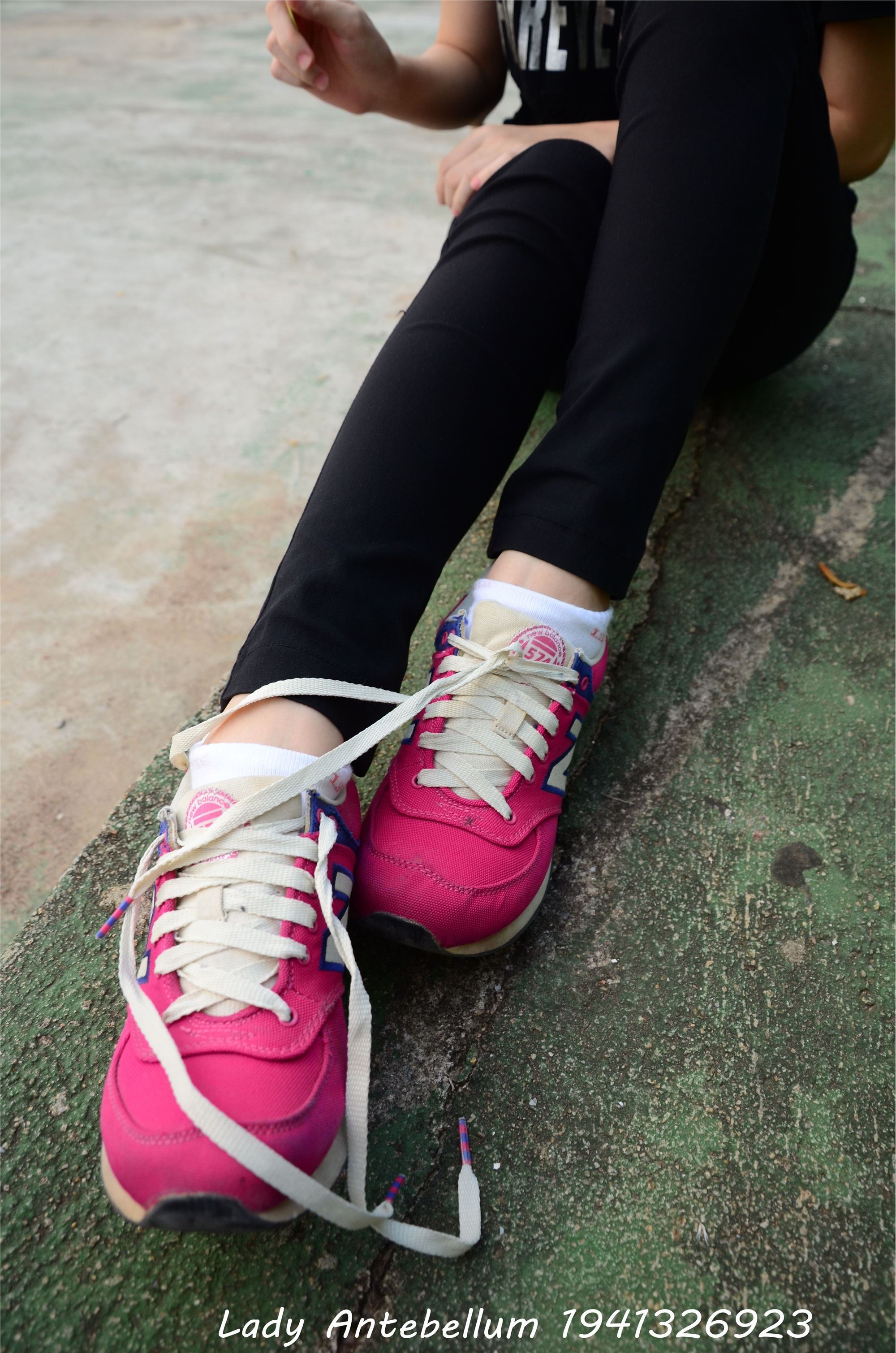 战前女神  恋足美腿棉袜女神级摄影套图 062