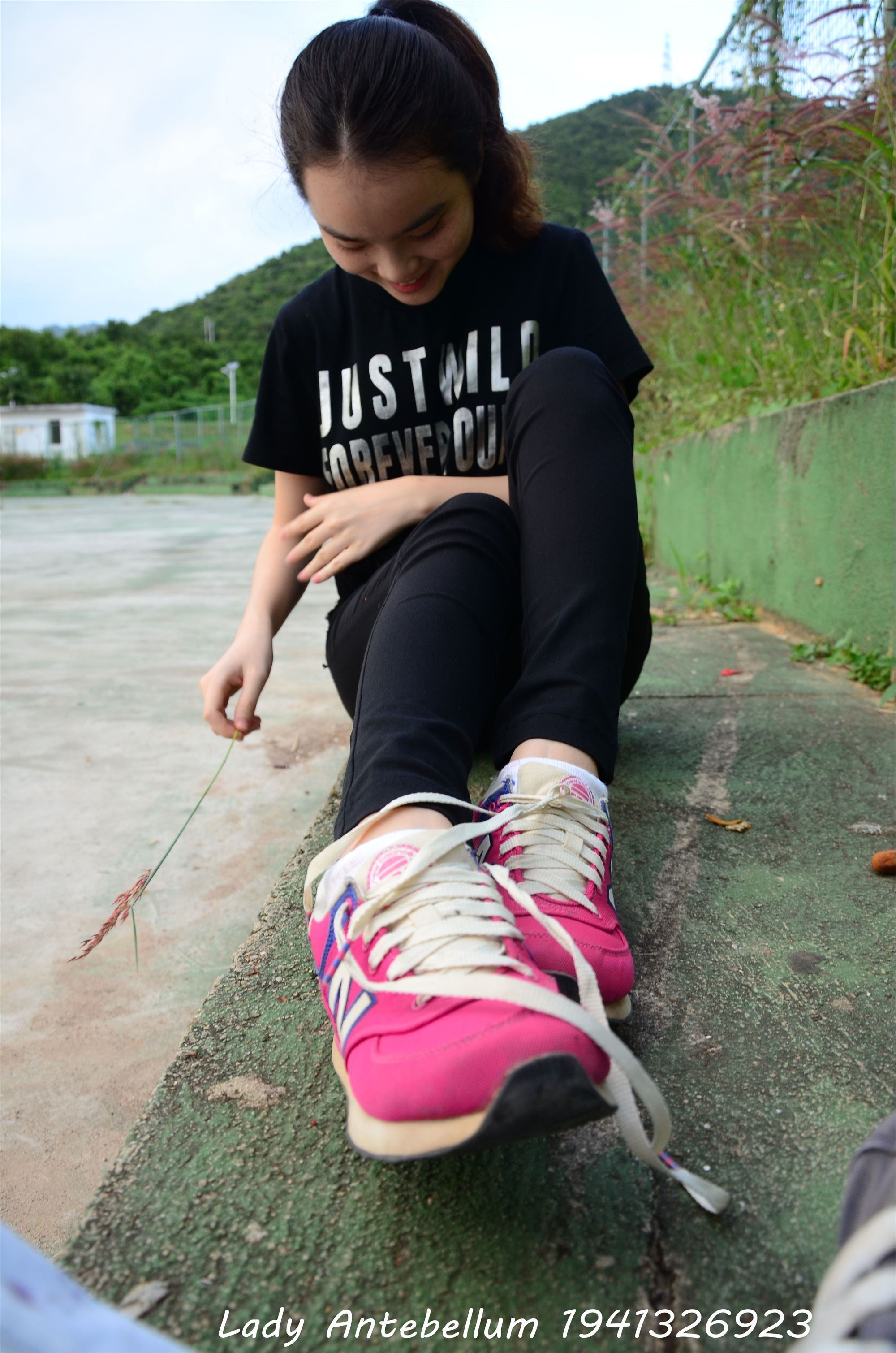 战前女神  恋足美腿棉袜女神级摄影套图 062