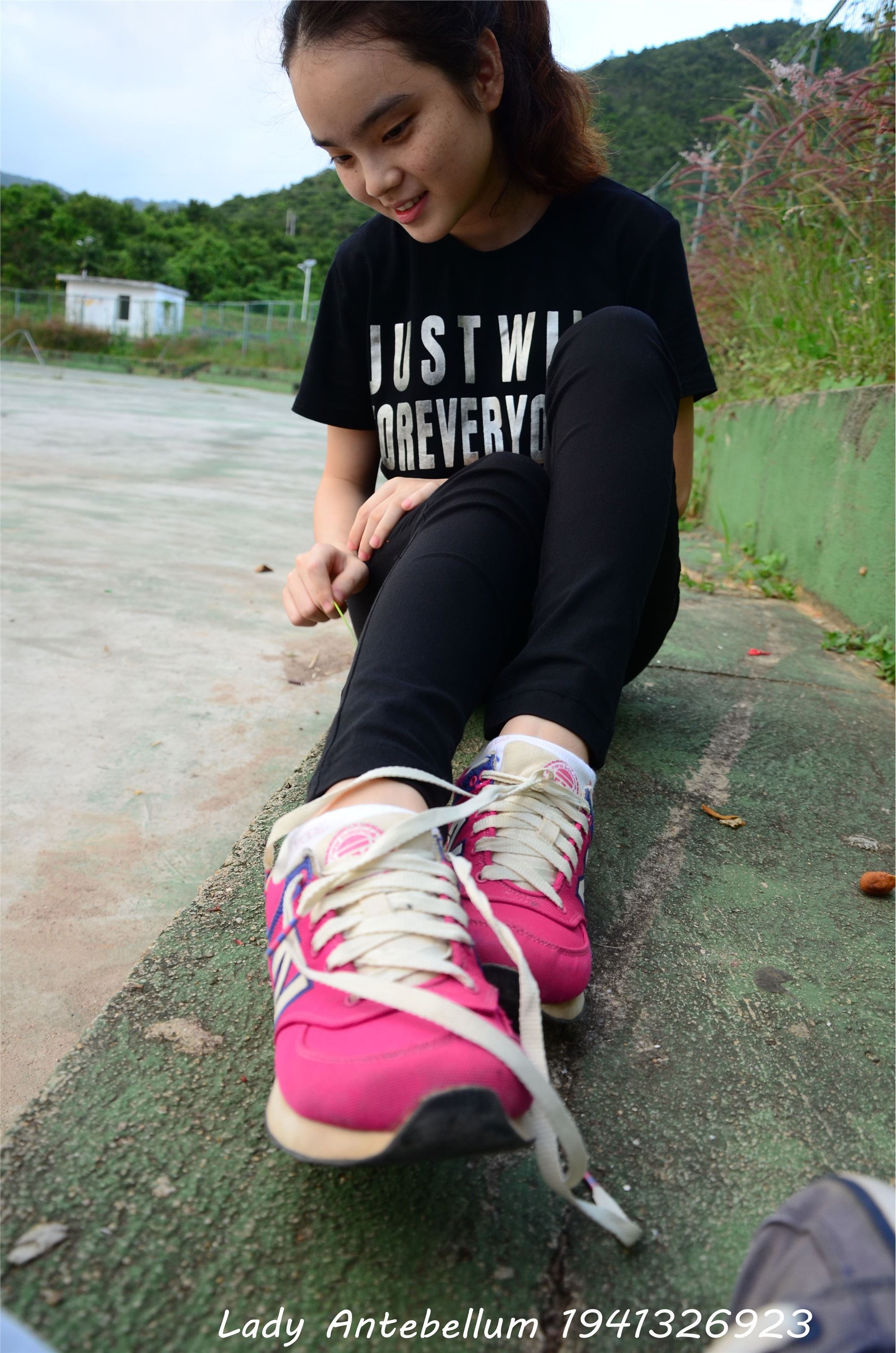 战前女神  恋足美腿棉袜女神级摄影套图 062