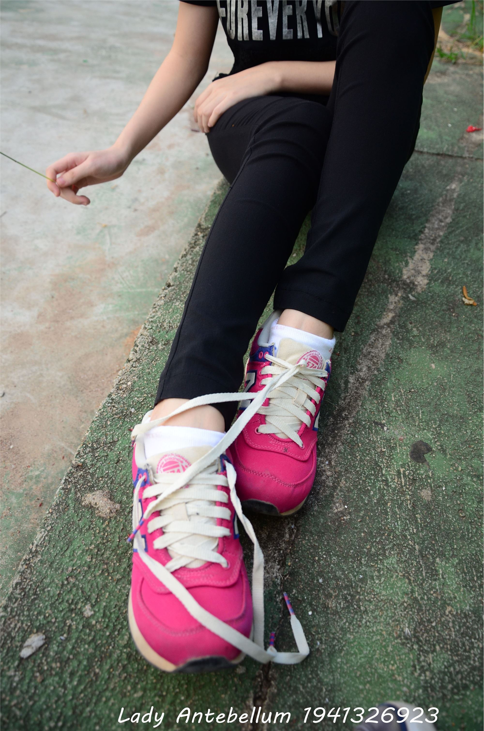 战前女神  恋足美腿棉袜女神级摄影套图 062