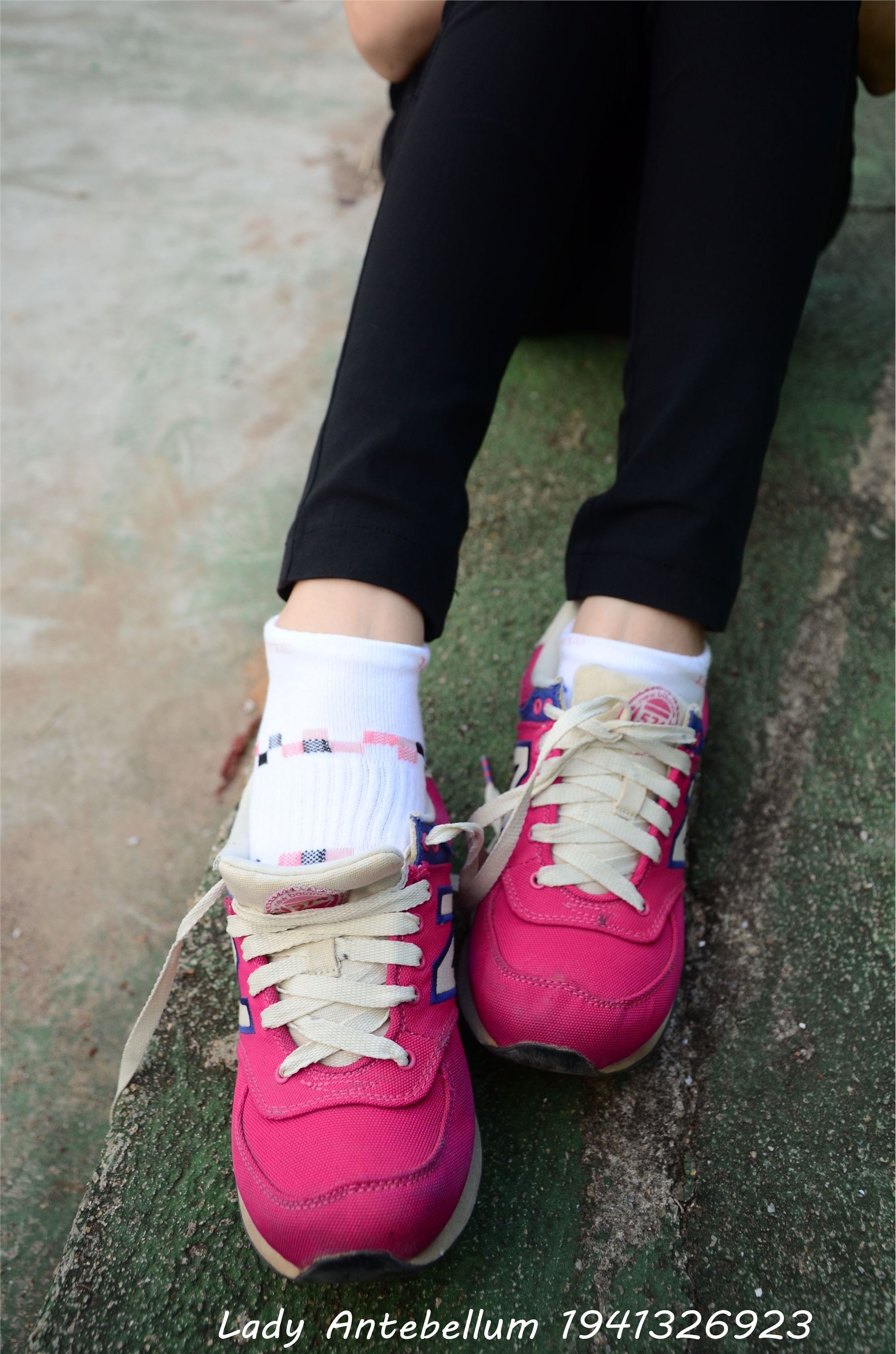 战前女神  恋足美腿棉袜女神级摄影套图 062