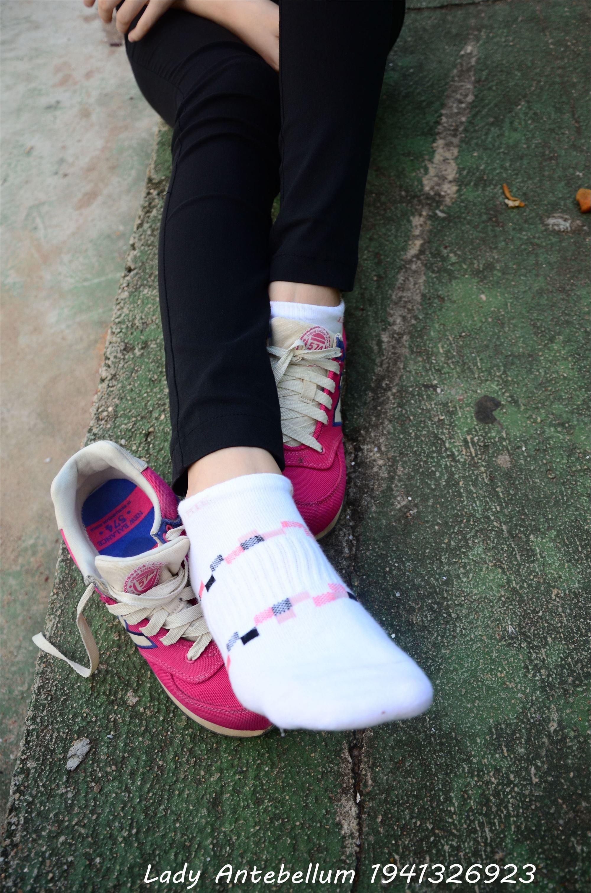 战前女神  恋足美腿棉袜女神级摄影套图 062