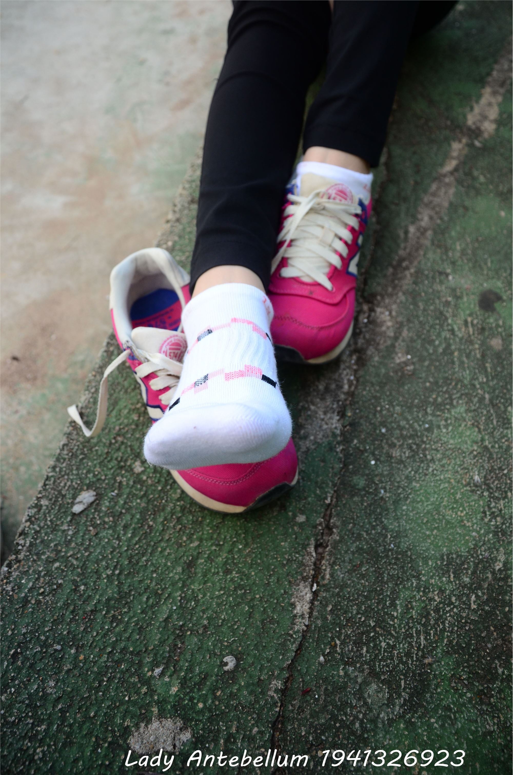 战前女神  恋足美腿棉袜女神级摄影套图 062