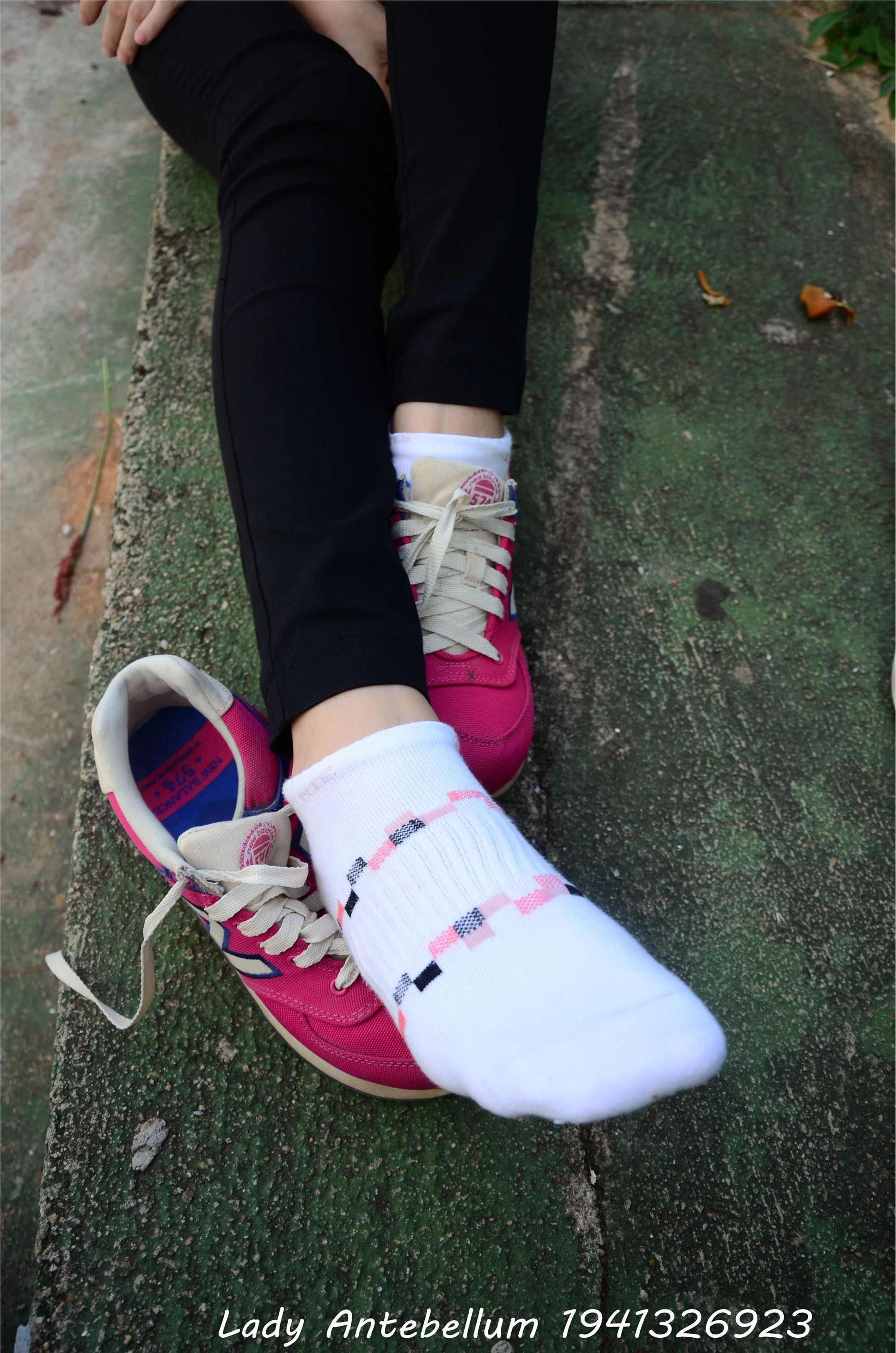 战前女神  恋足美腿棉袜女神级摄影套图 062