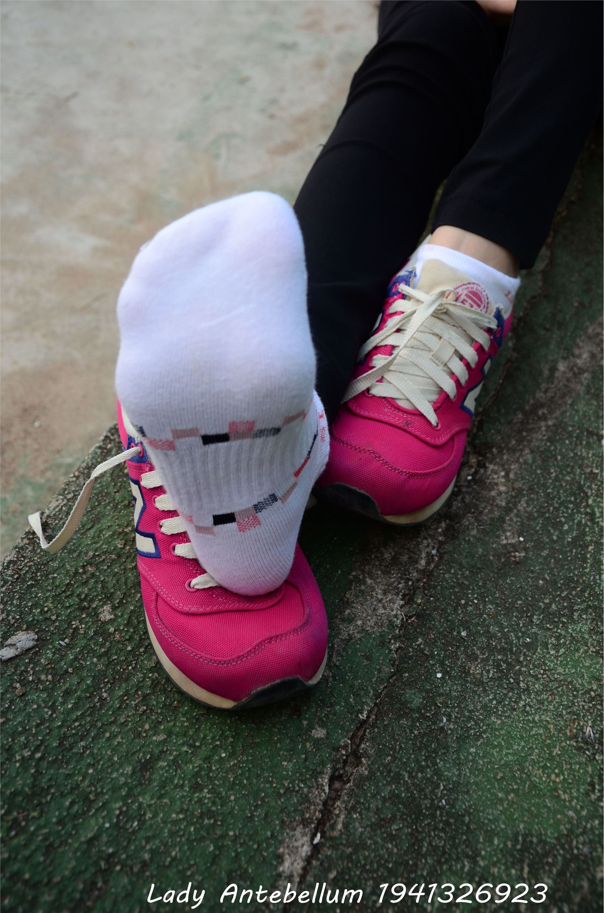 战前女神  恋足美腿棉袜女神级摄影套图 062