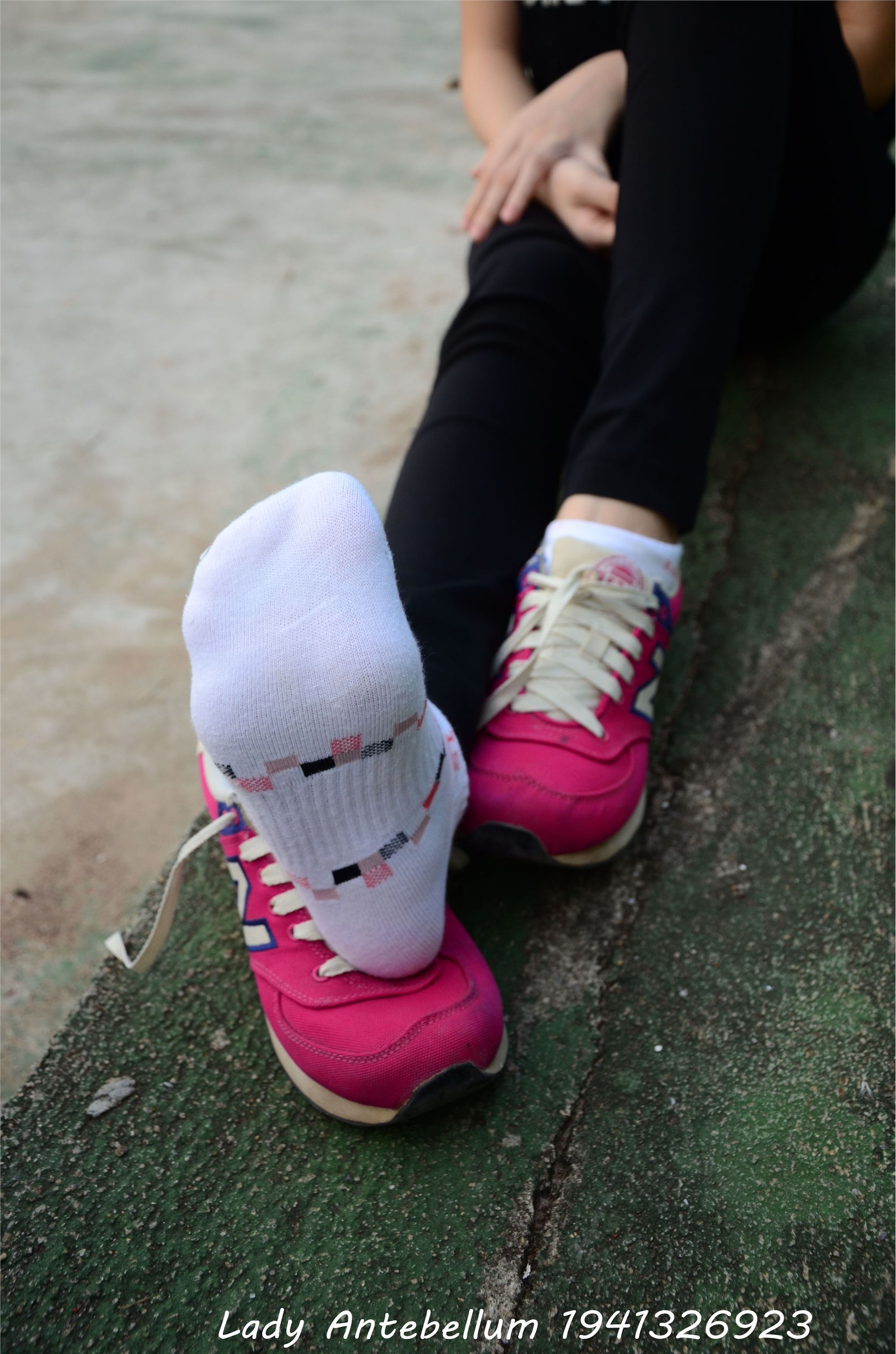 战前女神  恋足美腿棉袜女神级摄影套图 062