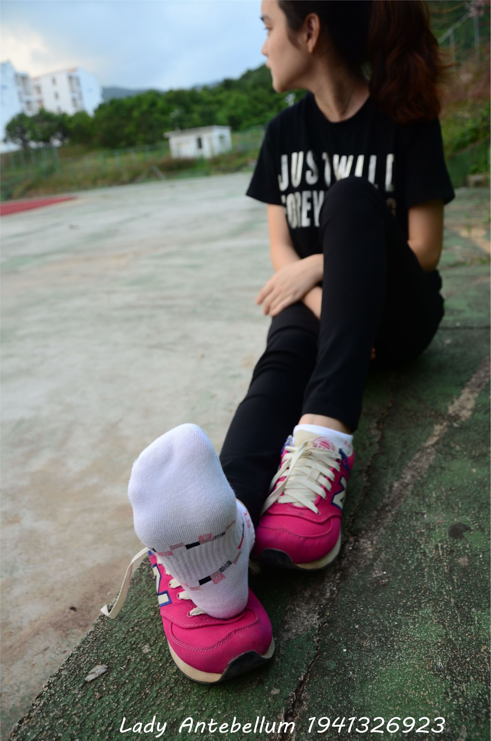 战前女神  恋足美腿棉袜女神级摄影套图 062