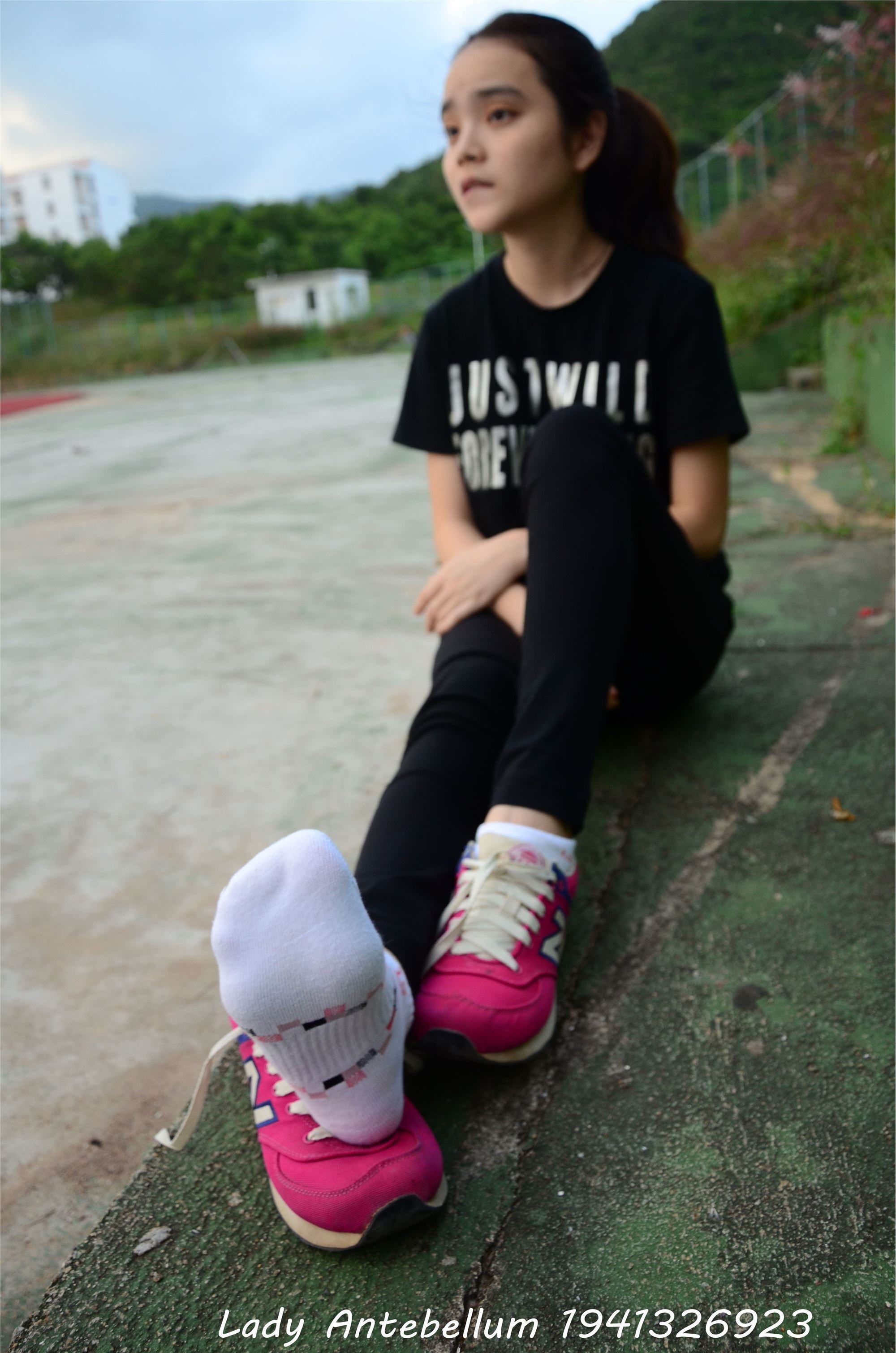 战前女神  恋足美腿棉袜女神级摄影套图 062