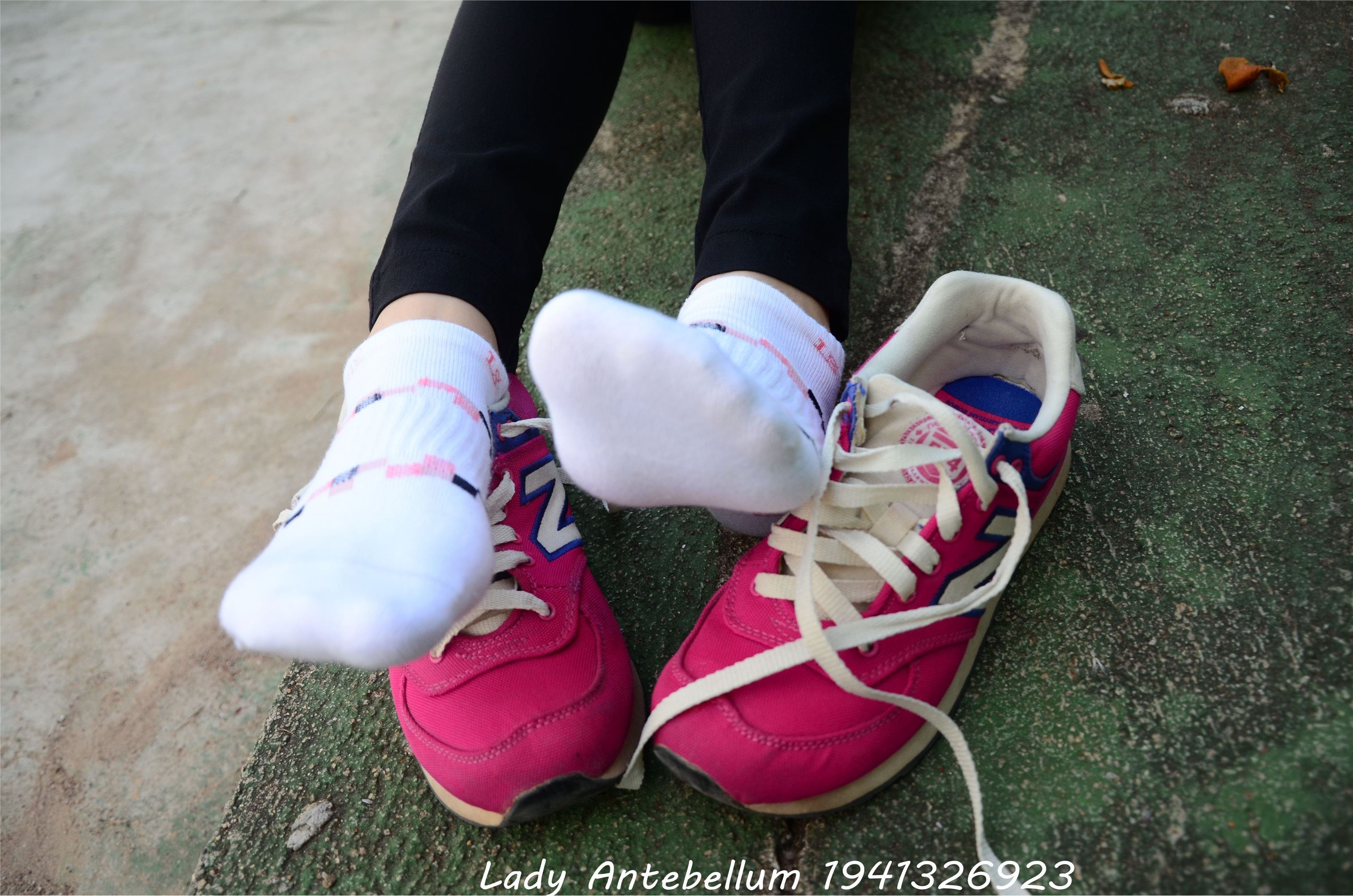 战前女神  恋足美腿棉袜女神级摄影套图 062