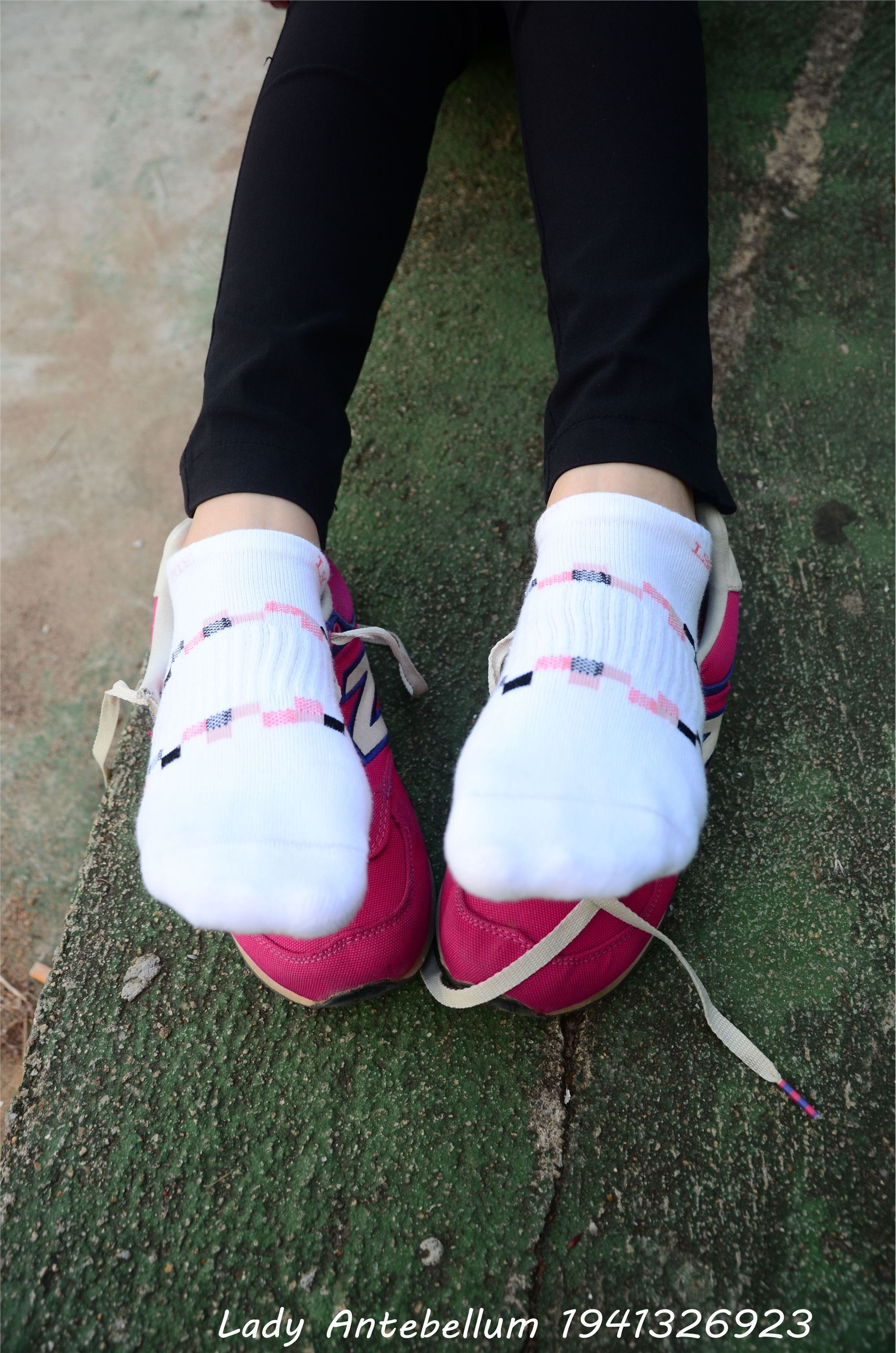 战前女神  恋足美腿棉袜女神级摄影套图 062