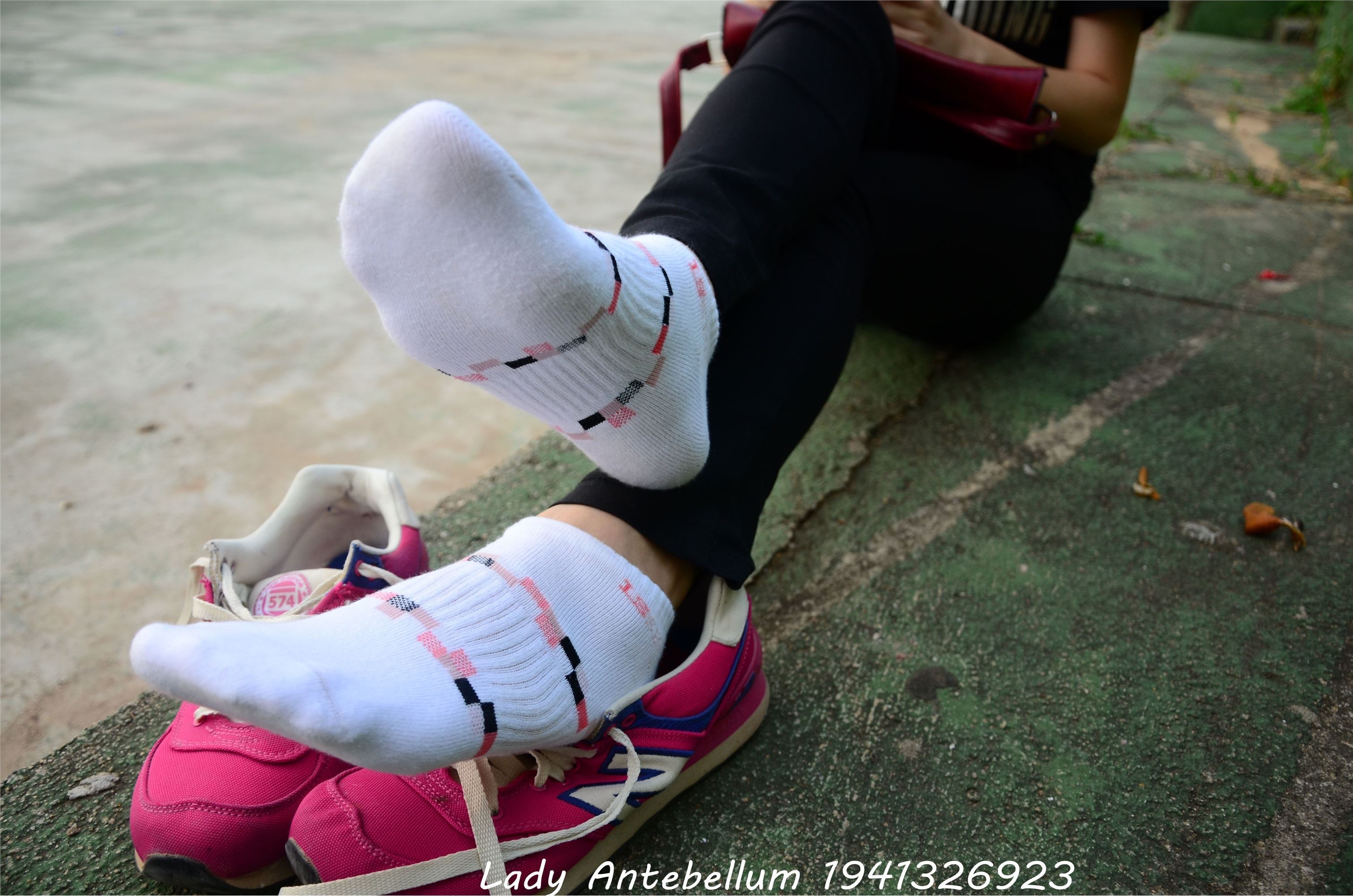 战前女神  恋足美腿棉袜女神级摄影套图 062