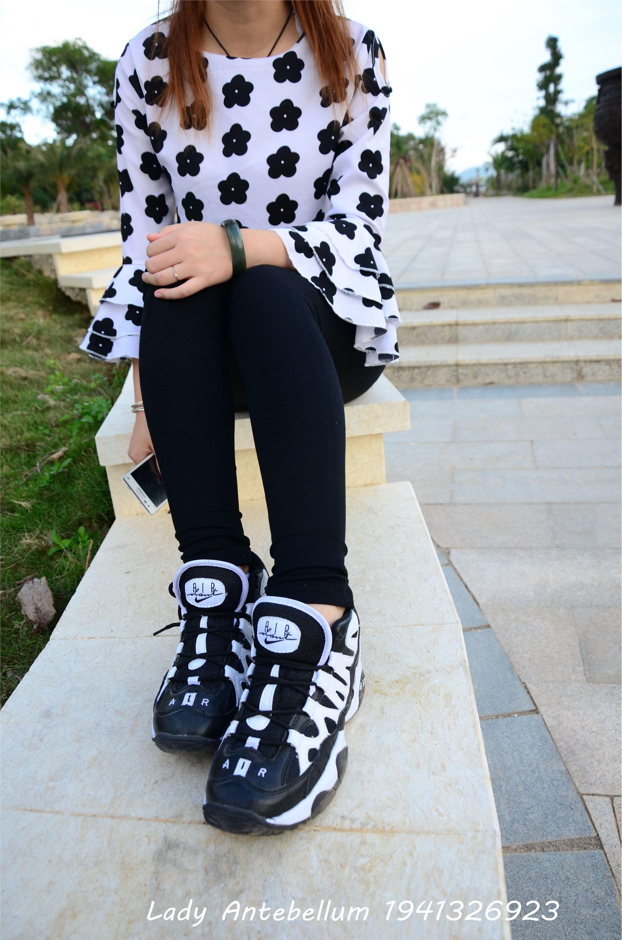 战前女神  恋足美腿棉袜女神级摄影套图 063