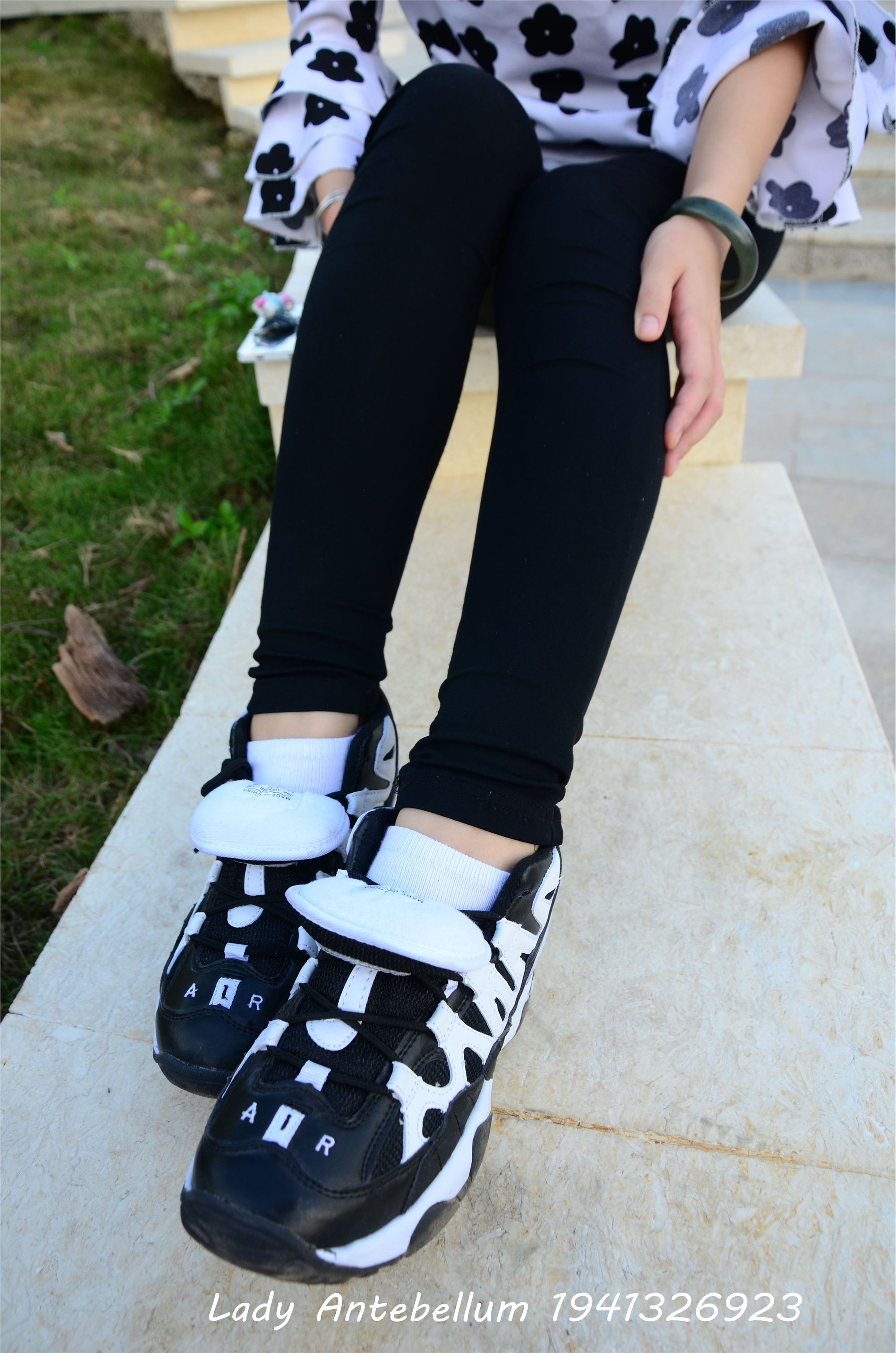 战前女神  恋足美腿棉袜女神级摄影套图 063