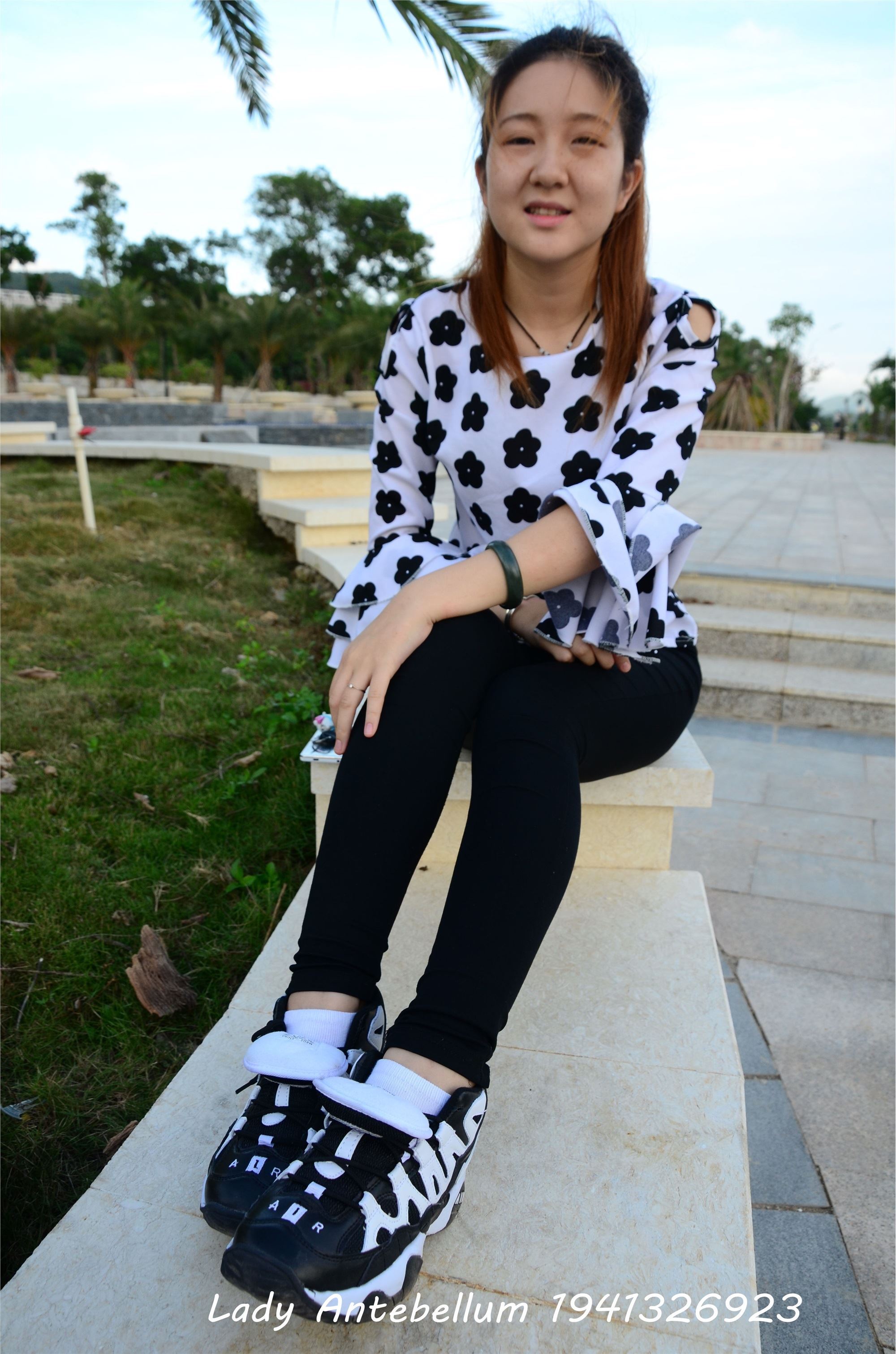 战前女神  恋足美腿棉袜女神级摄影套图 063