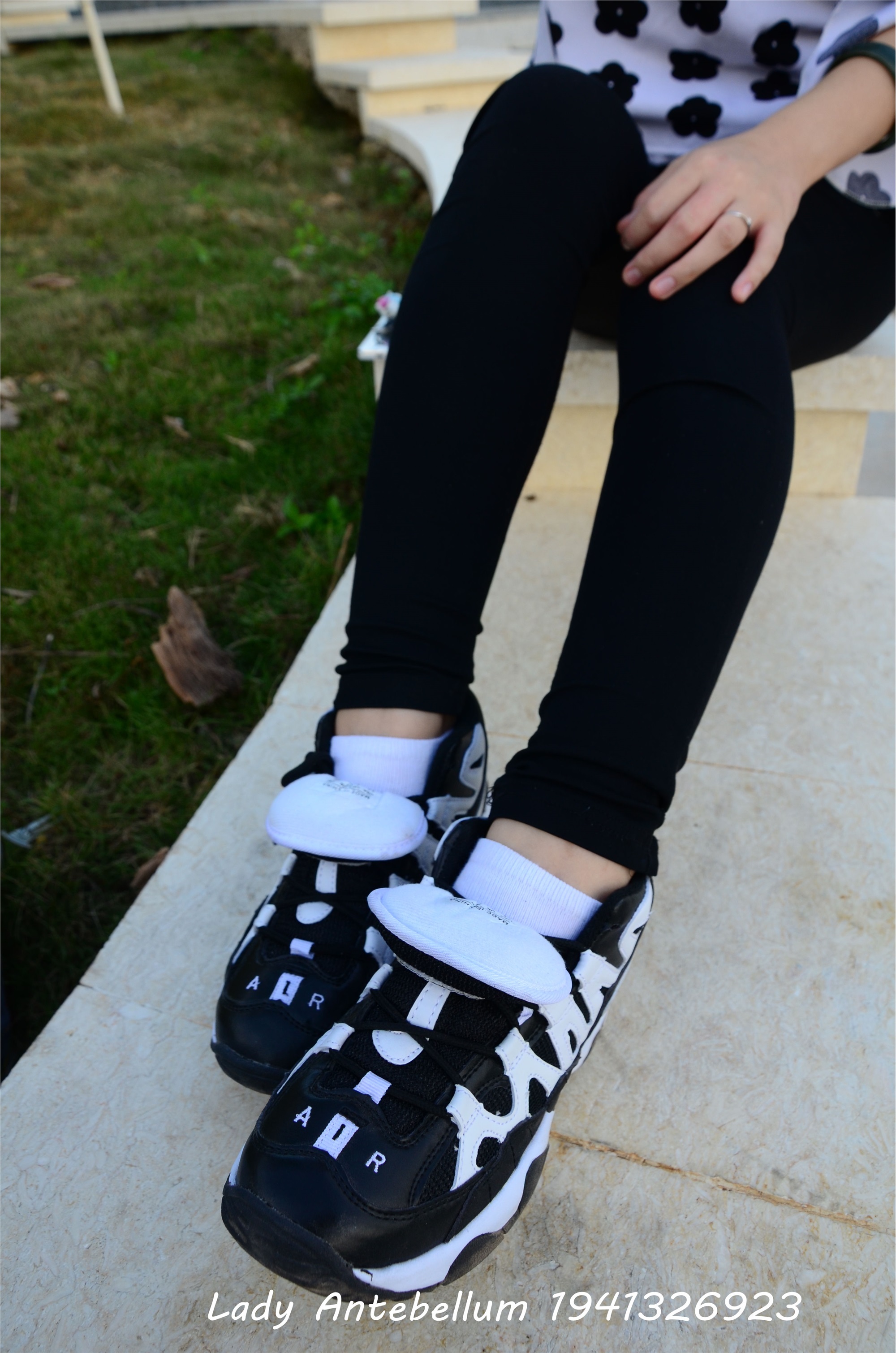 战前女神  恋足美腿棉袜女神级摄影套图 063