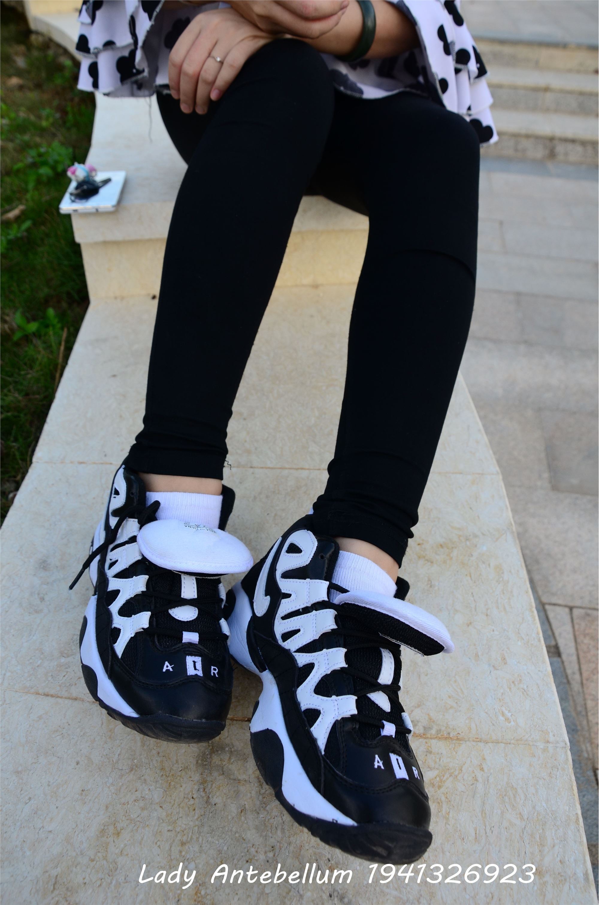 战前女神  恋足美腿棉袜女神级摄影套图 063