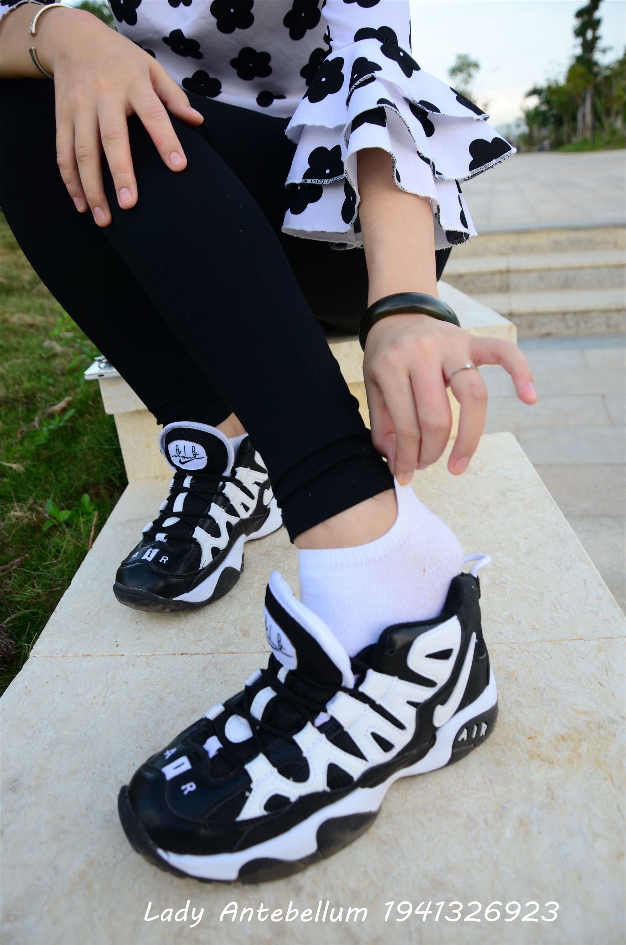 战前女神  恋足美腿棉袜女神级摄影套图 063