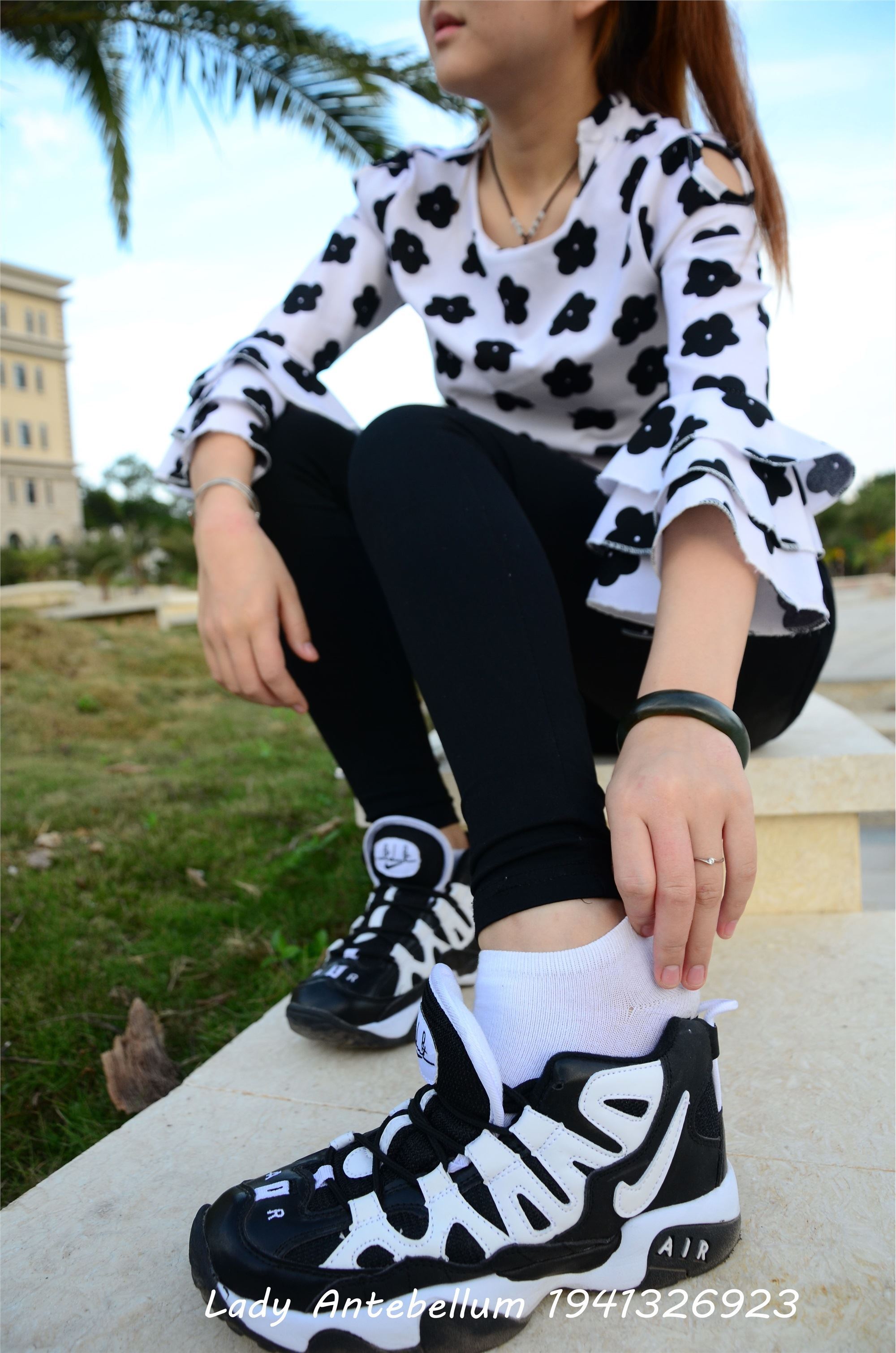 战前女神  恋足美腿棉袜女神级摄影套图 063