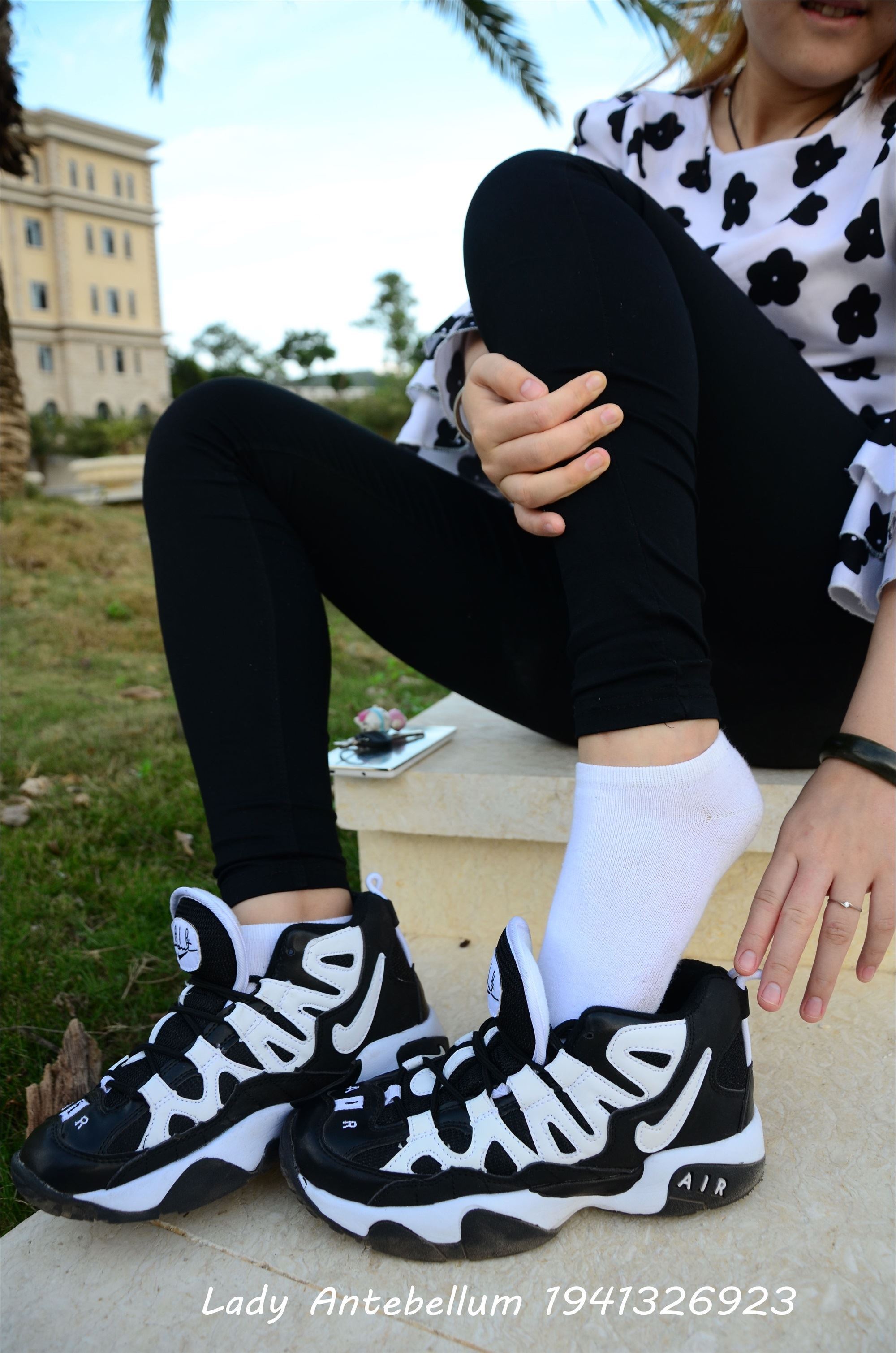 战前女神  恋足美腿棉袜女神级摄影套图 063