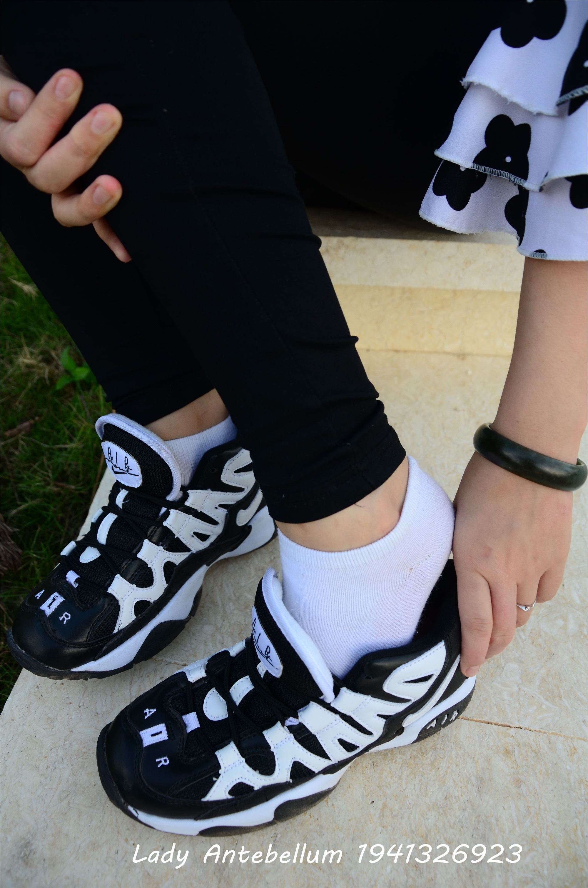 战前女神  恋足美腿棉袜女神级摄影套图 063