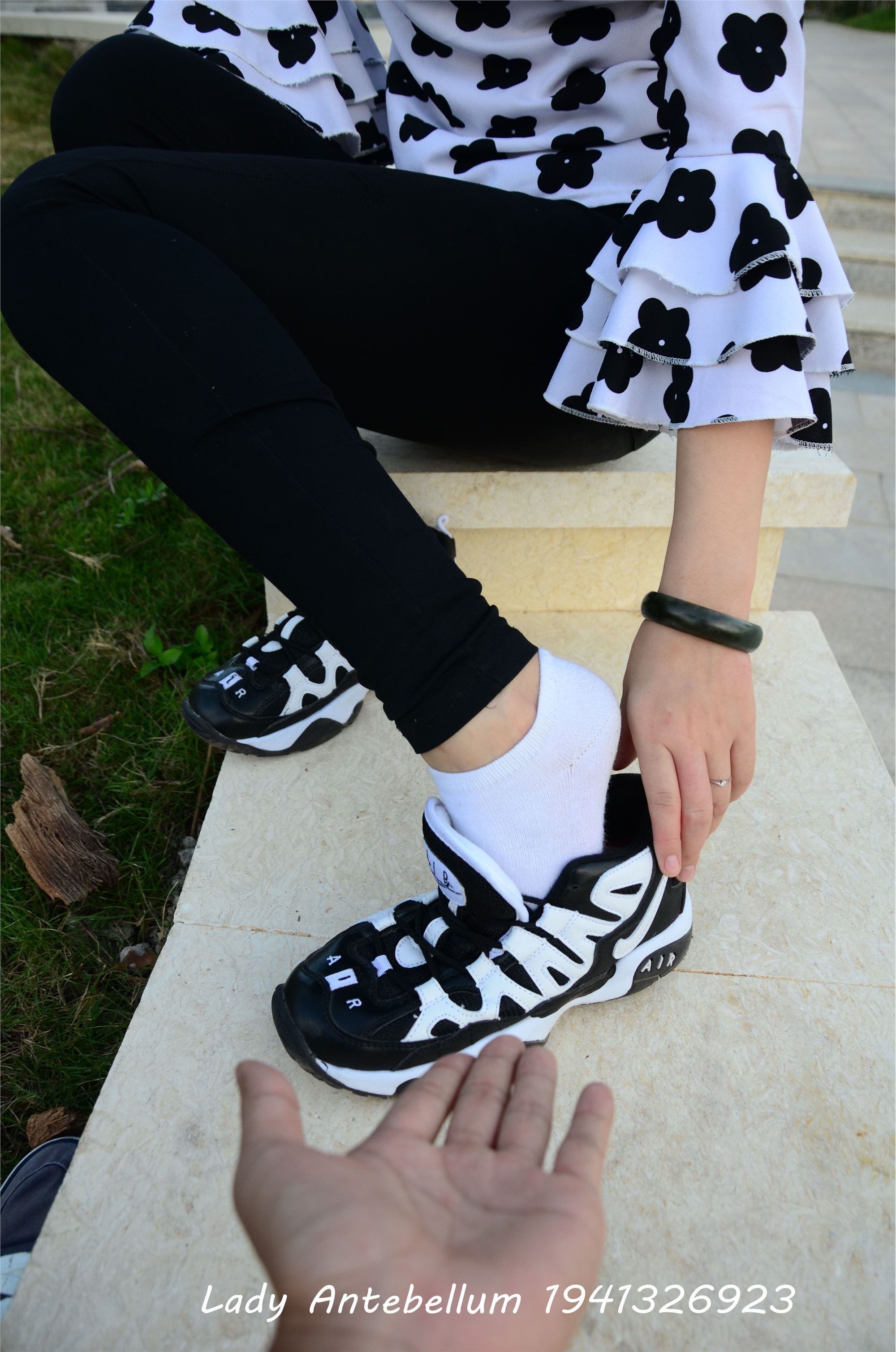 战前女神  恋足美腿棉袜女神级摄影套图 063