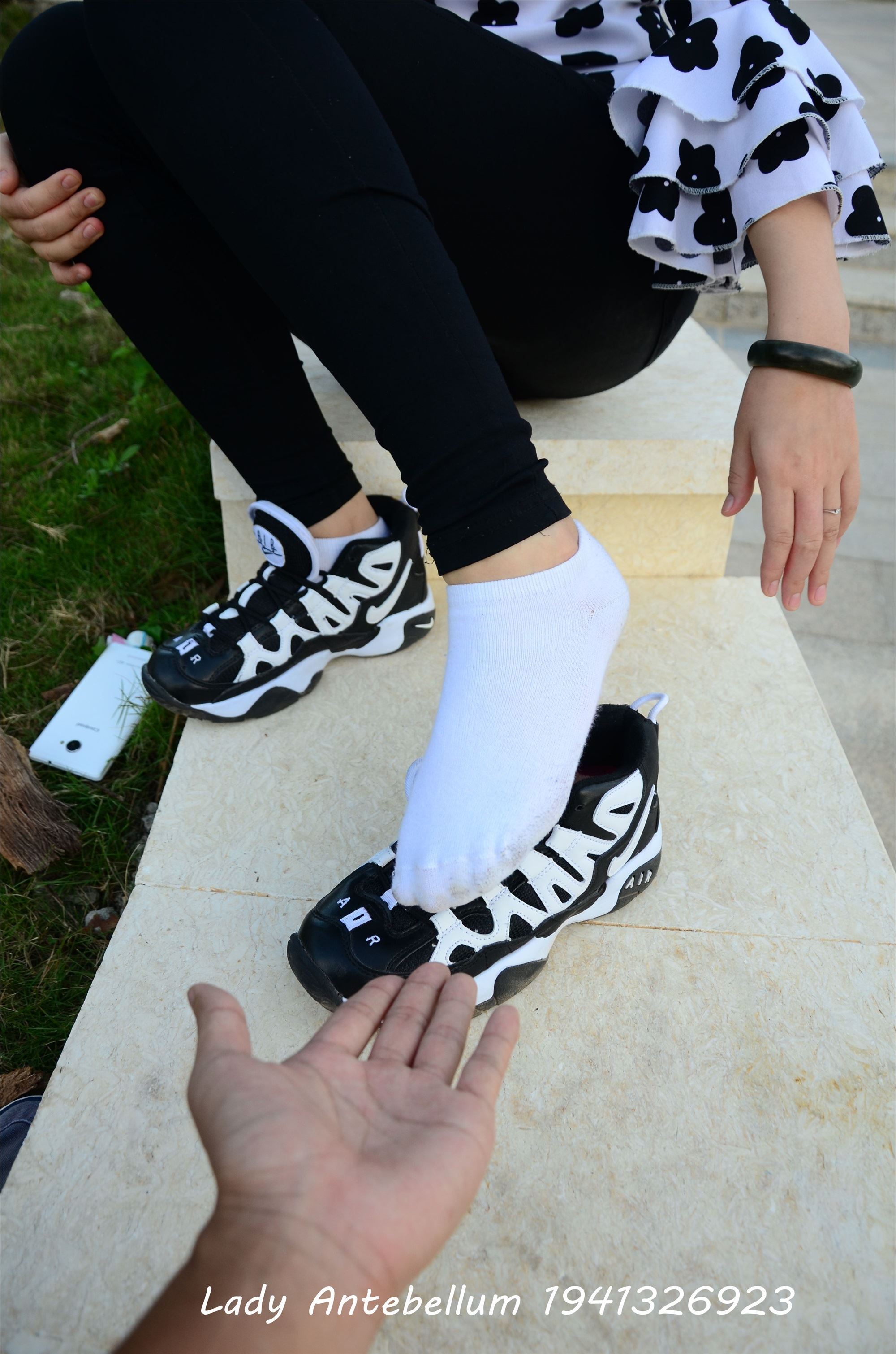 战前女神  恋足美腿棉袜女神级摄影套图 063