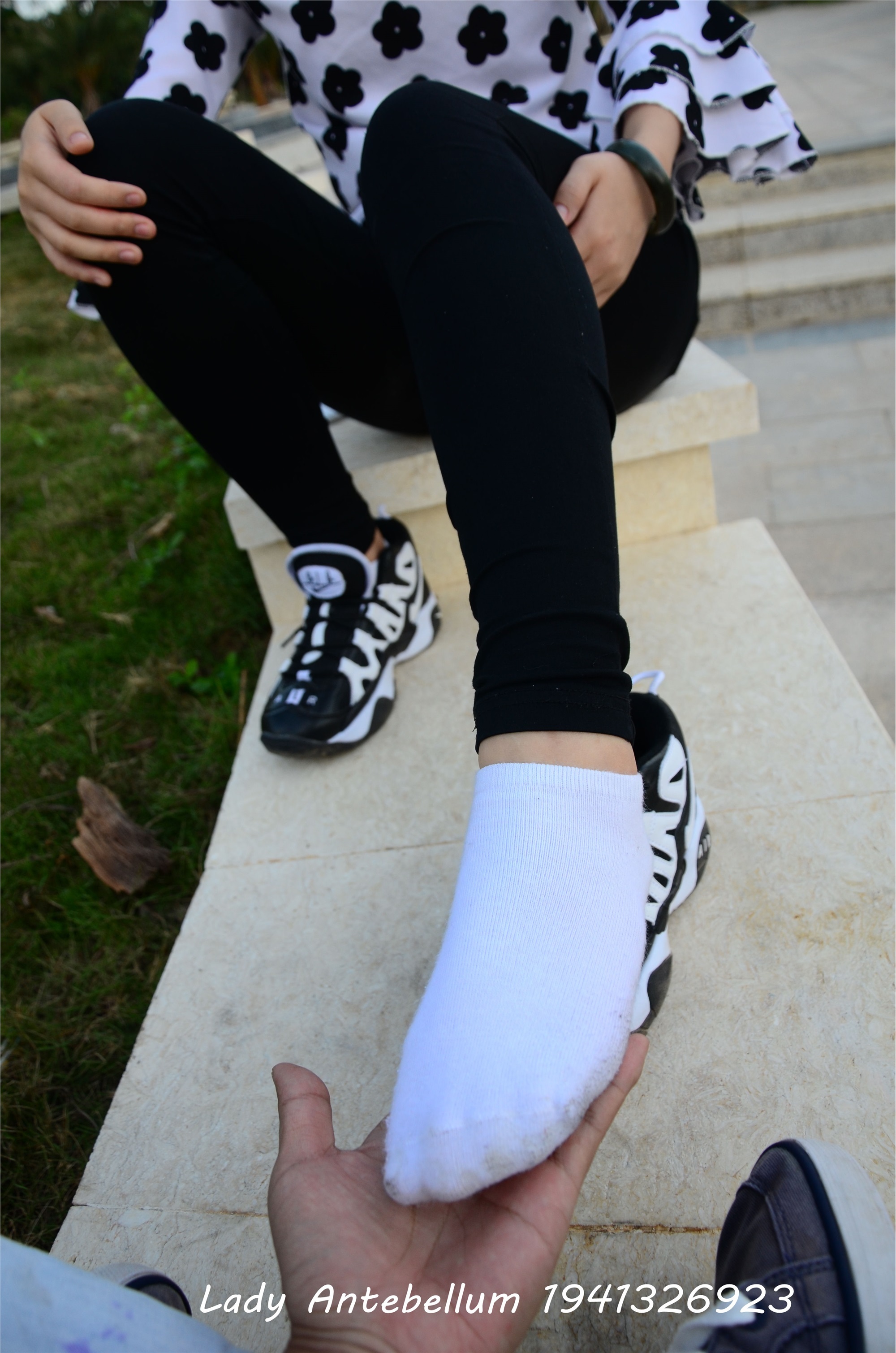 战前女神  恋足美腿棉袜女神级摄影套图 063