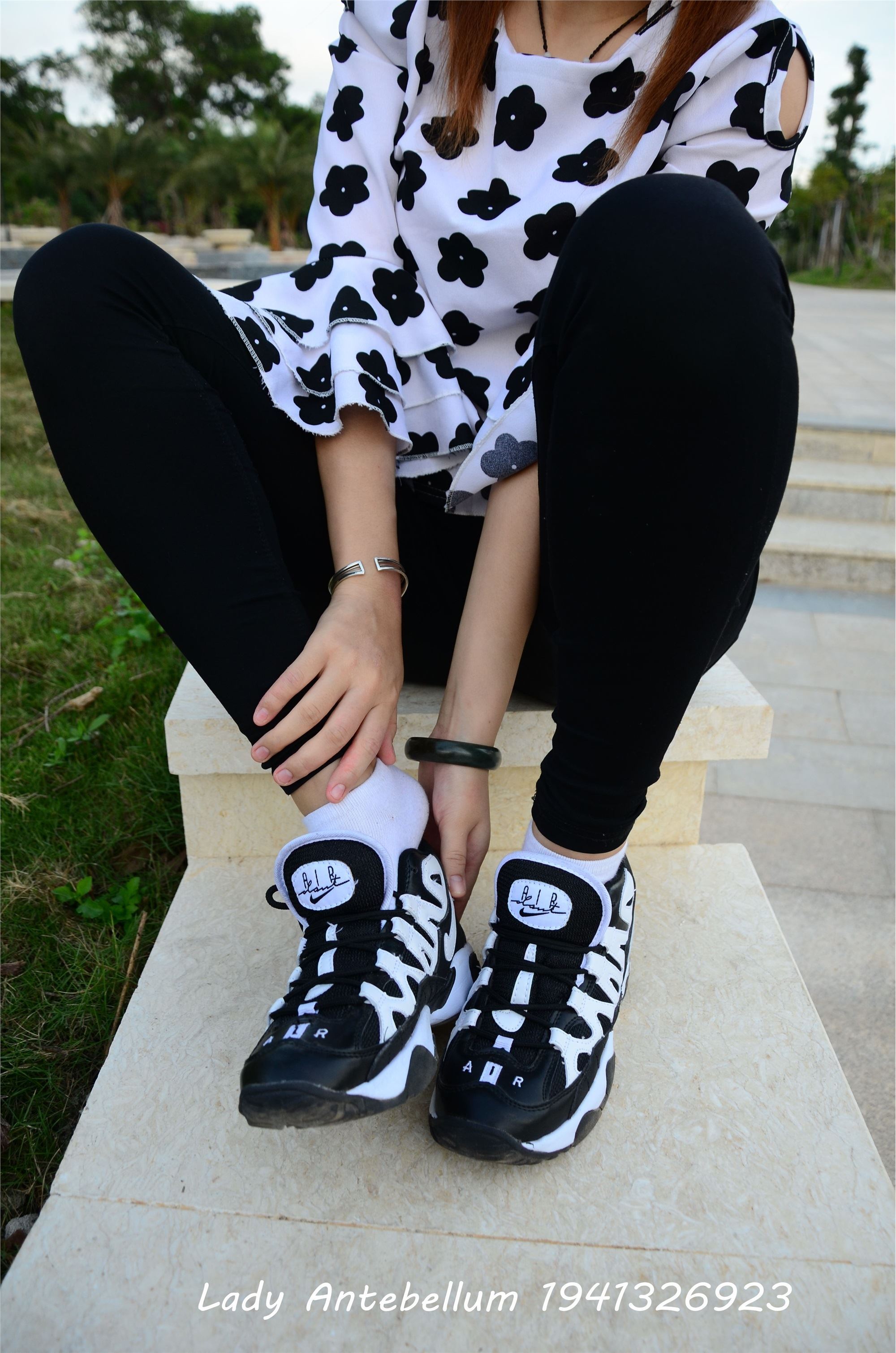 战前女神  恋足美腿棉袜女神级摄影套图 063