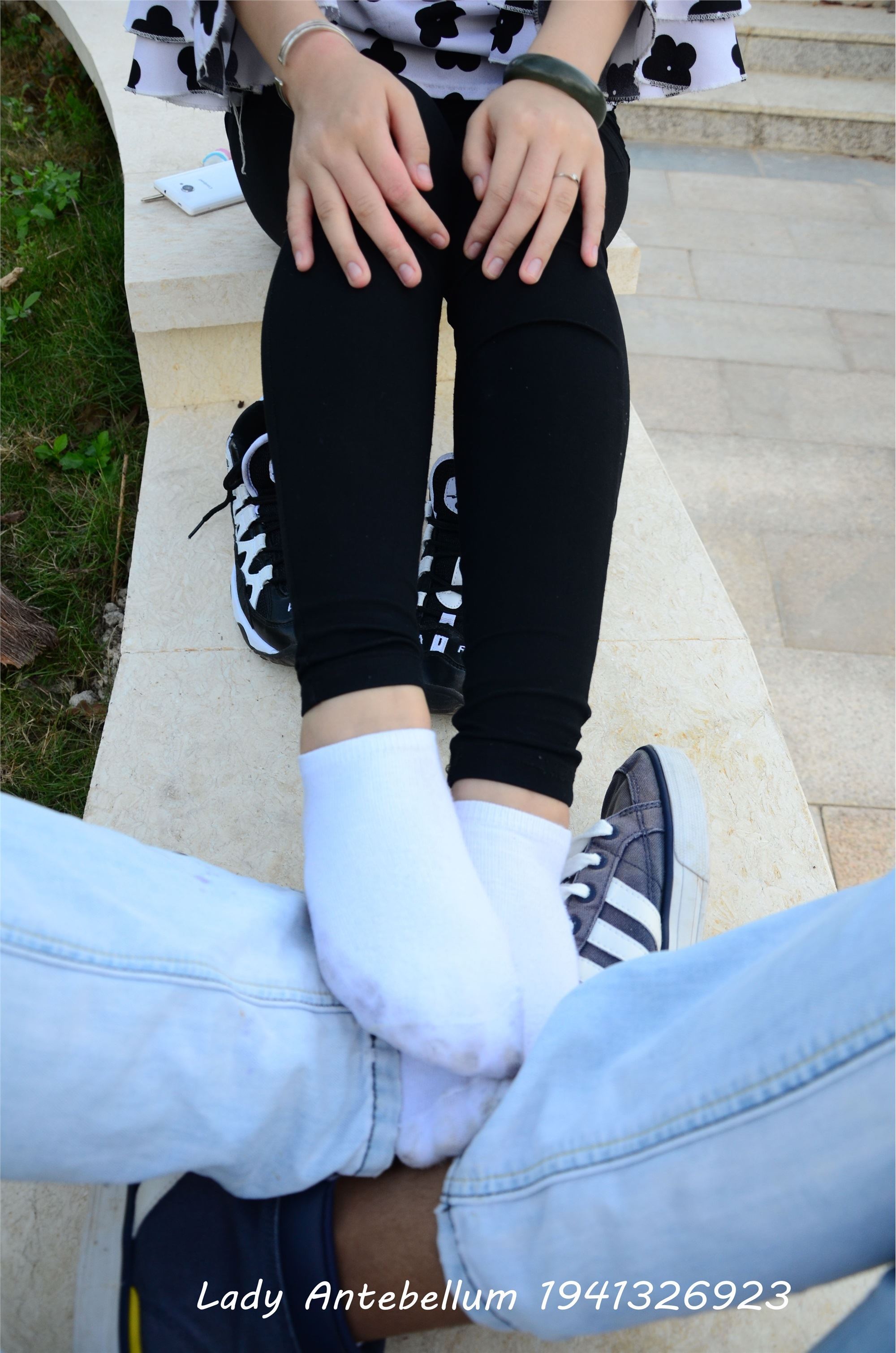 战前女神  恋足美腿棉袜女神级摄影套图 063