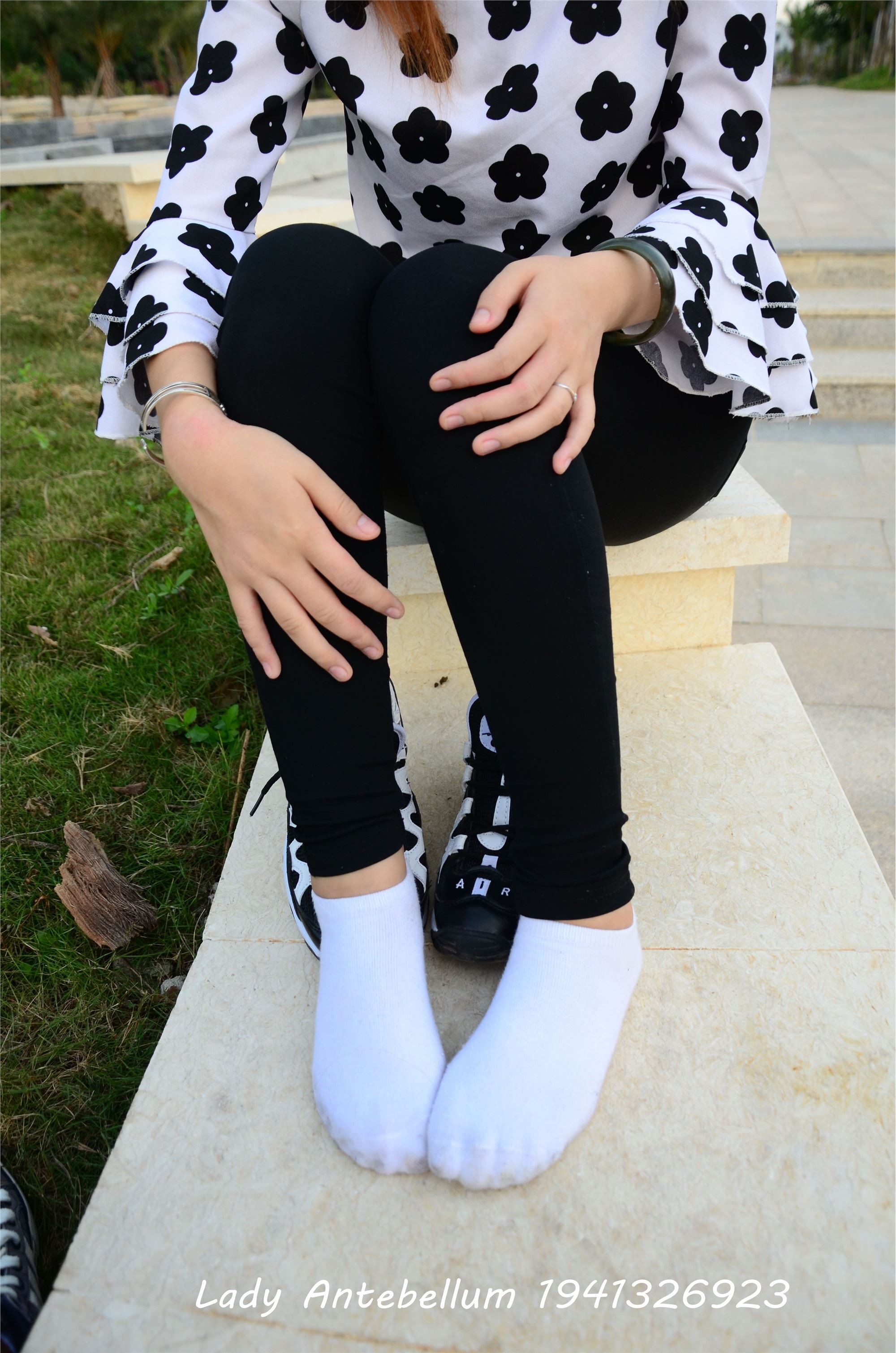 战前女神  恋足美腿棉袜女神级摄影套图 063