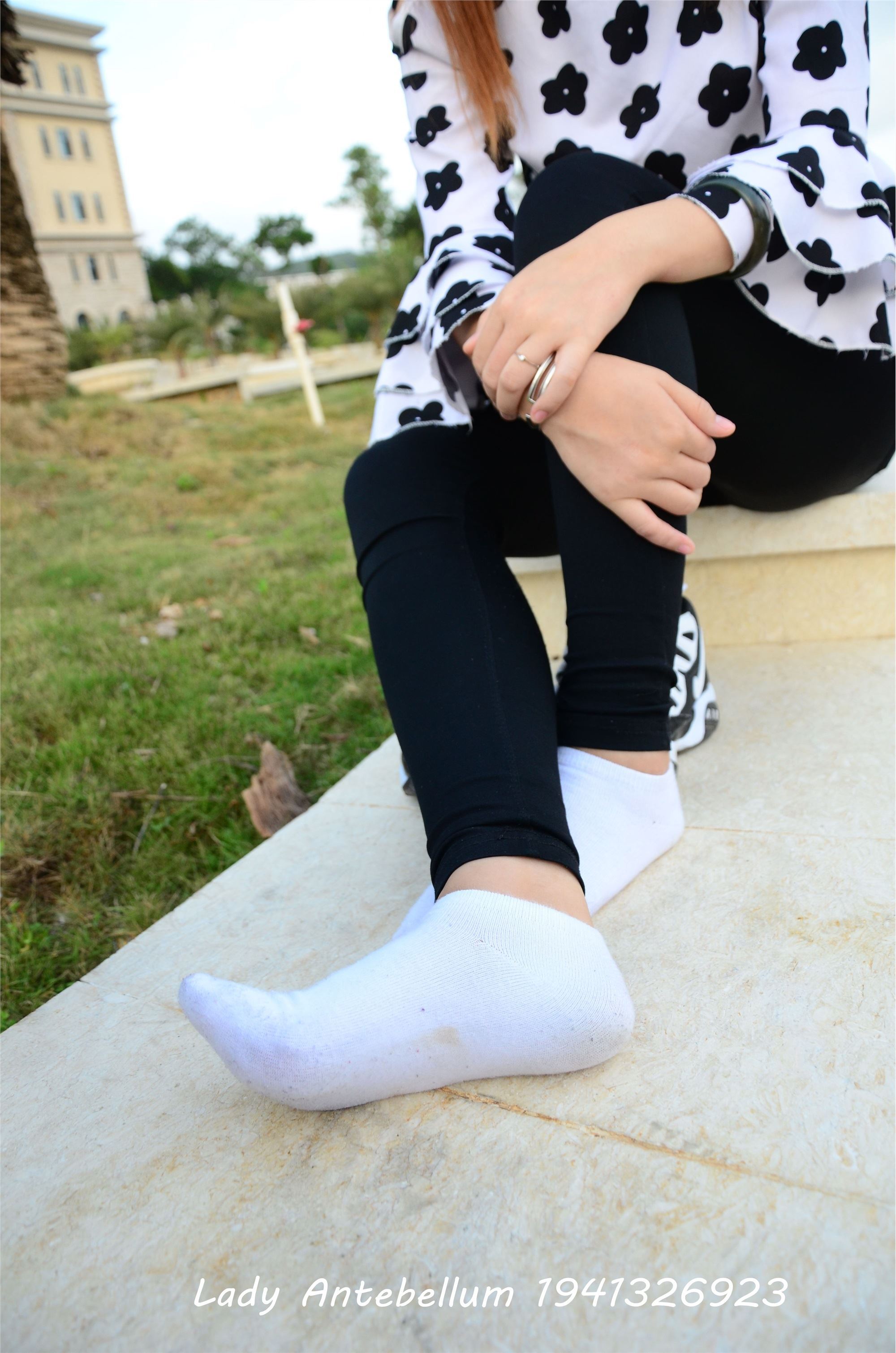 战前女神  恋足美腿棉袜女神级摄影套图 063