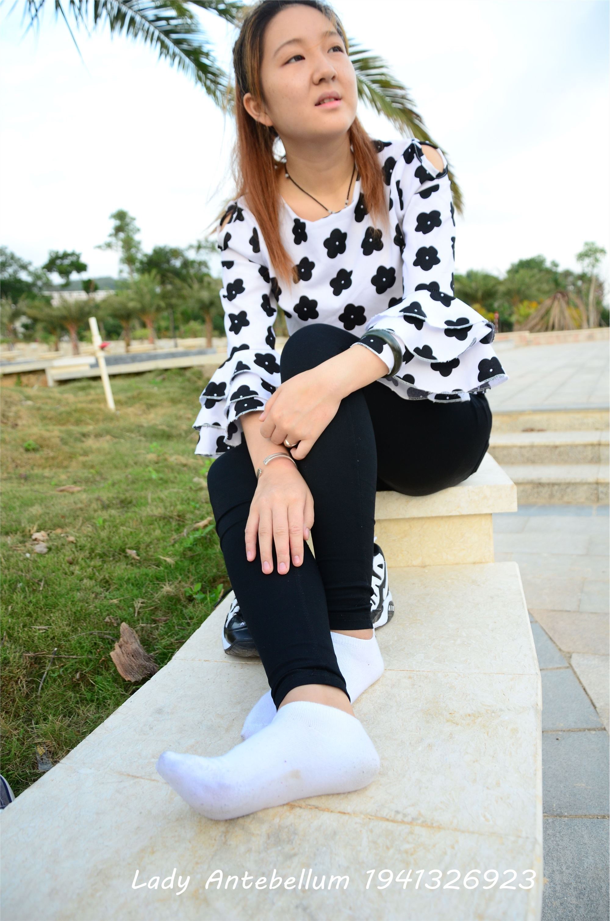 战前女神  恋足美腿棉袜女神级摄影套图 063