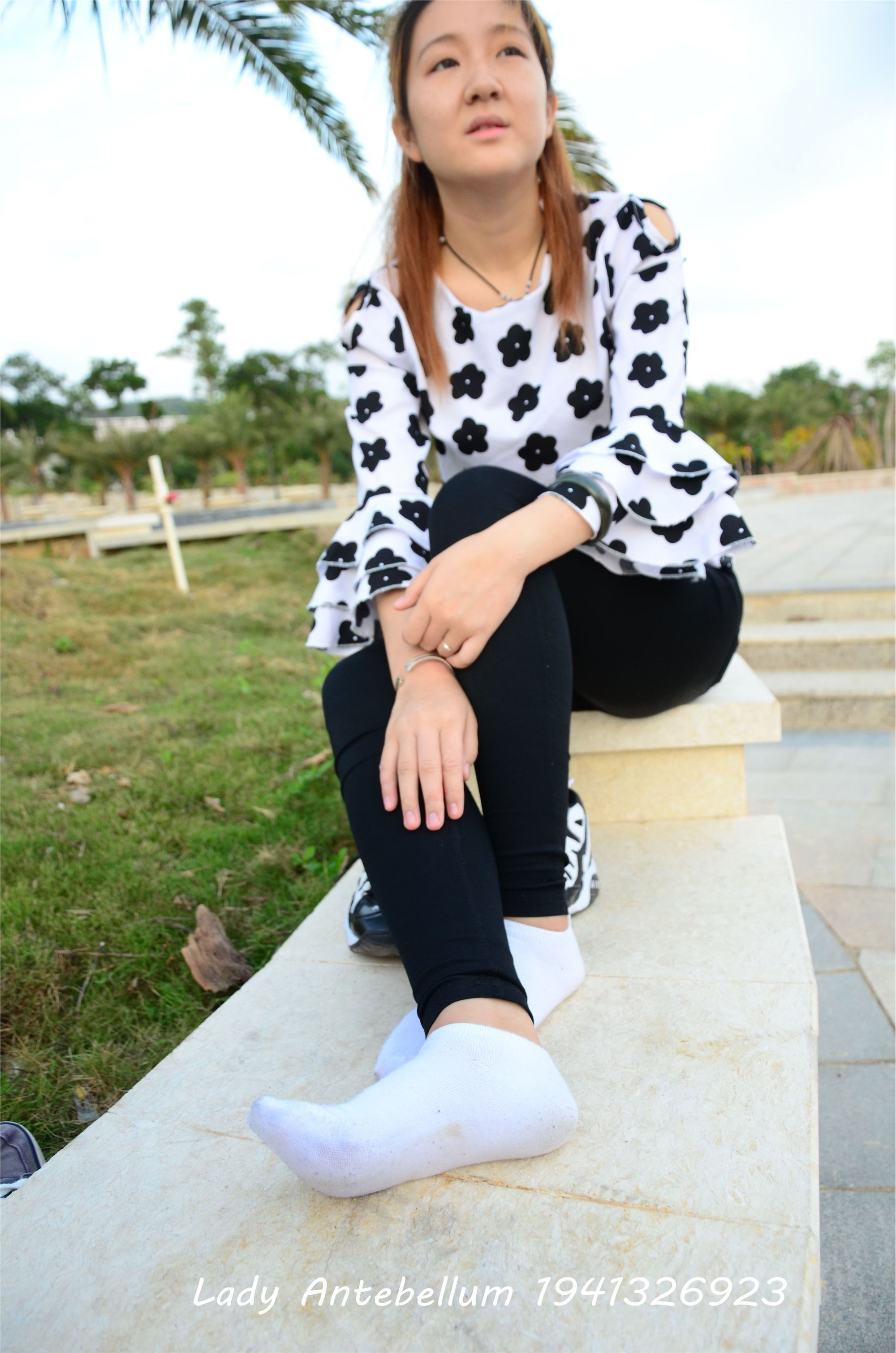 战前女神  恋足美腿棉袜女神级摄影套图 063