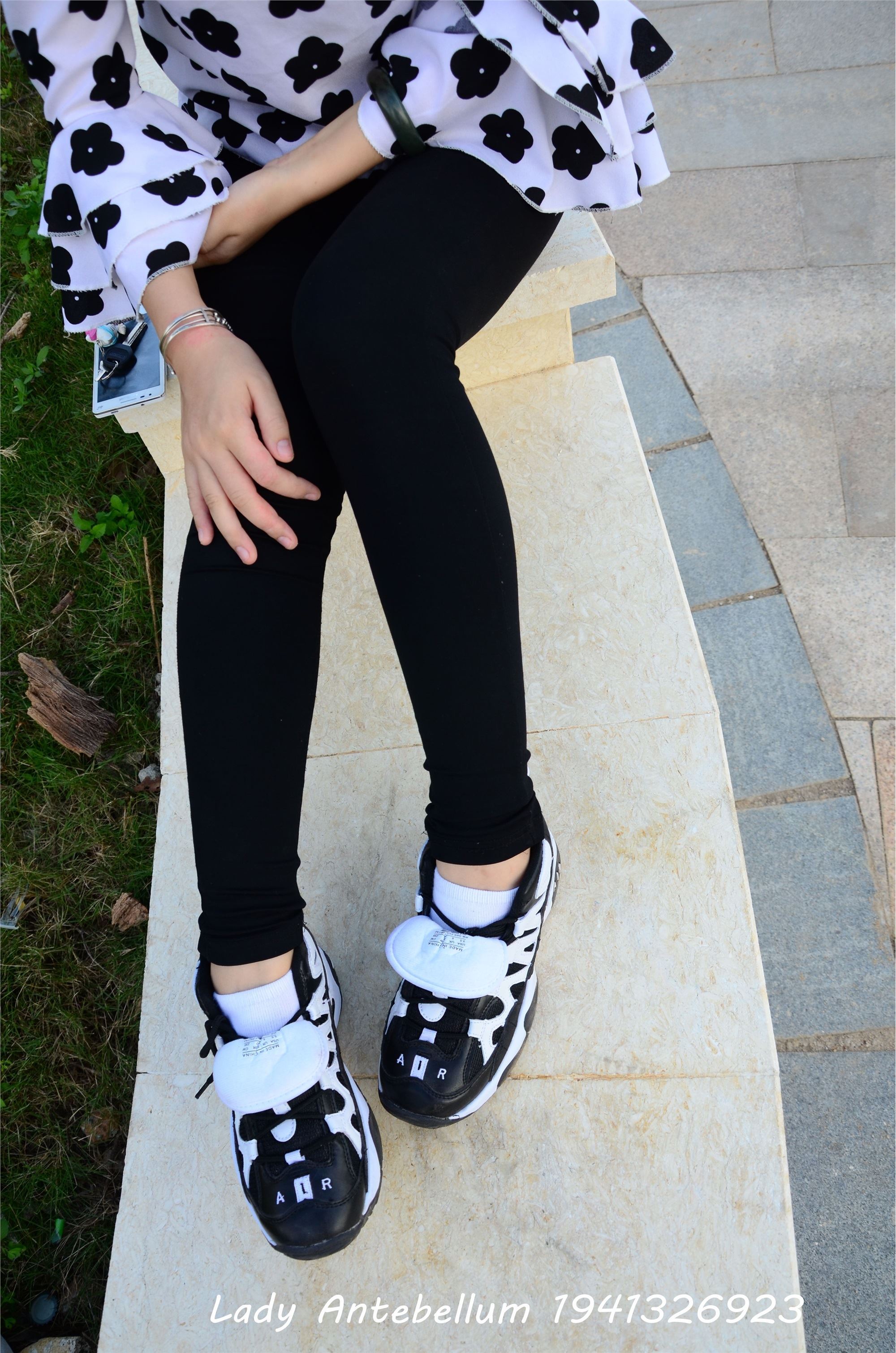 战前女神  恋足美腿棉袜女神级摄影套图 063