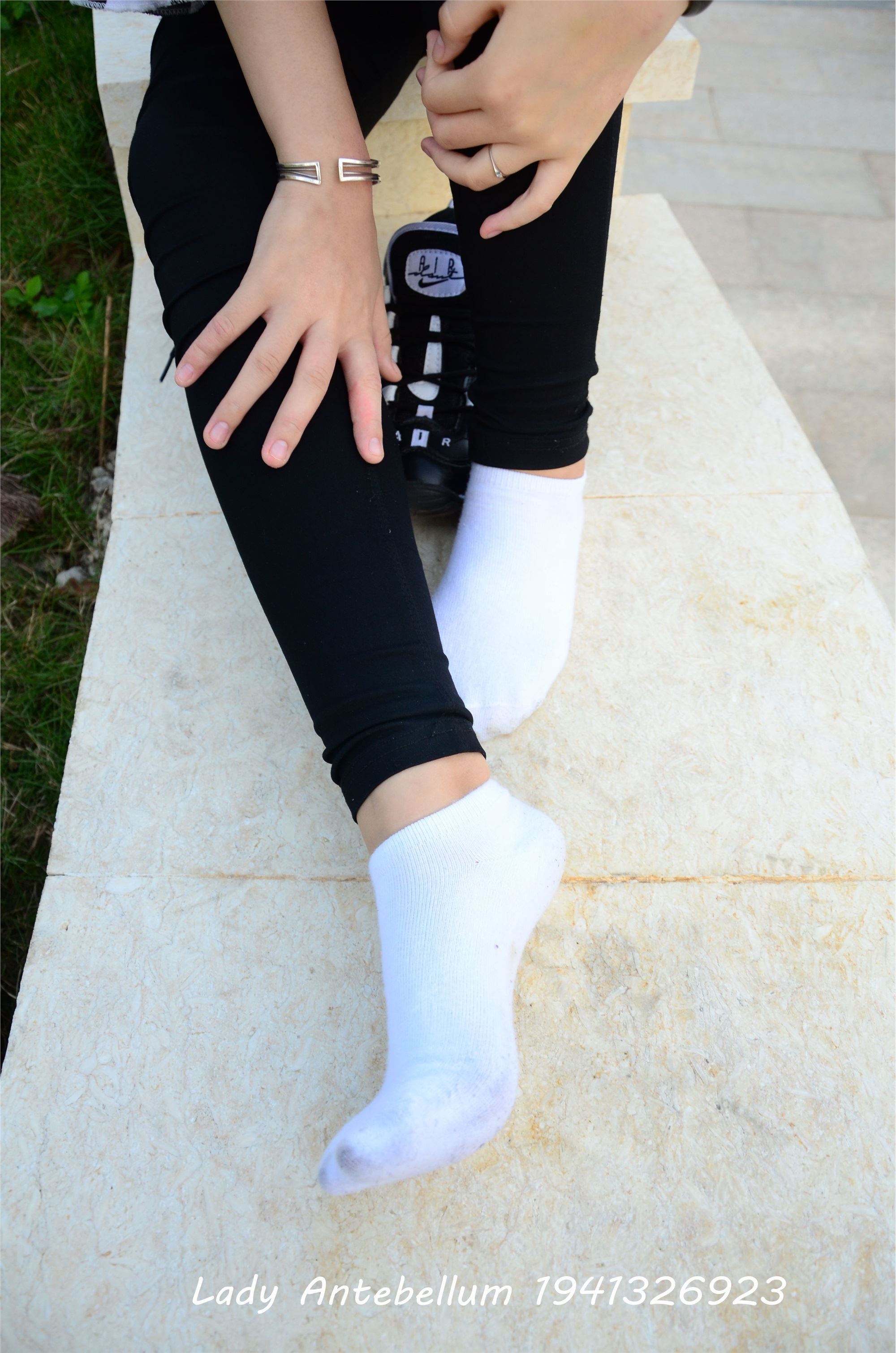 战前女神  恋足美腿棉袜女神级摄影套图 063