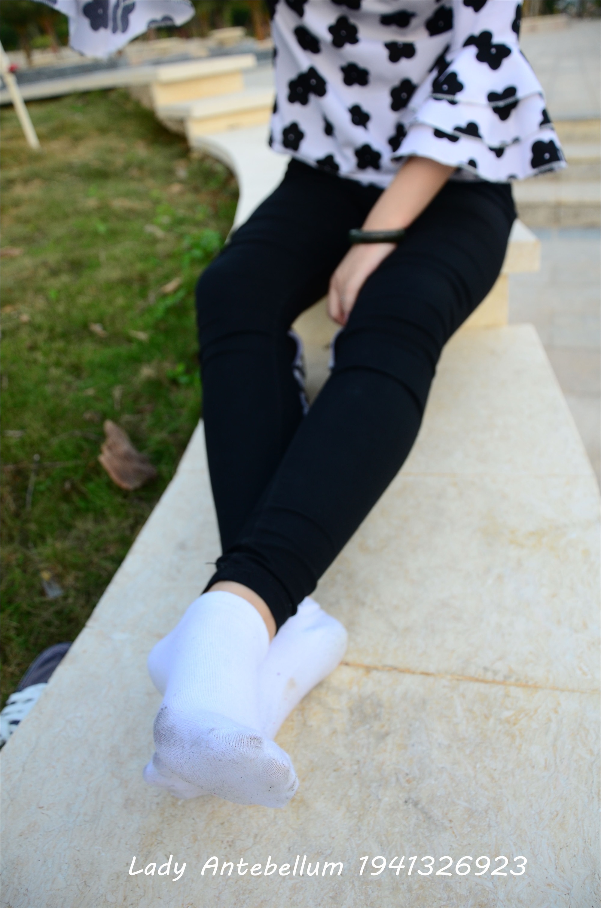 战前女神  恋足美腿棉袜女神级摄影套图 063