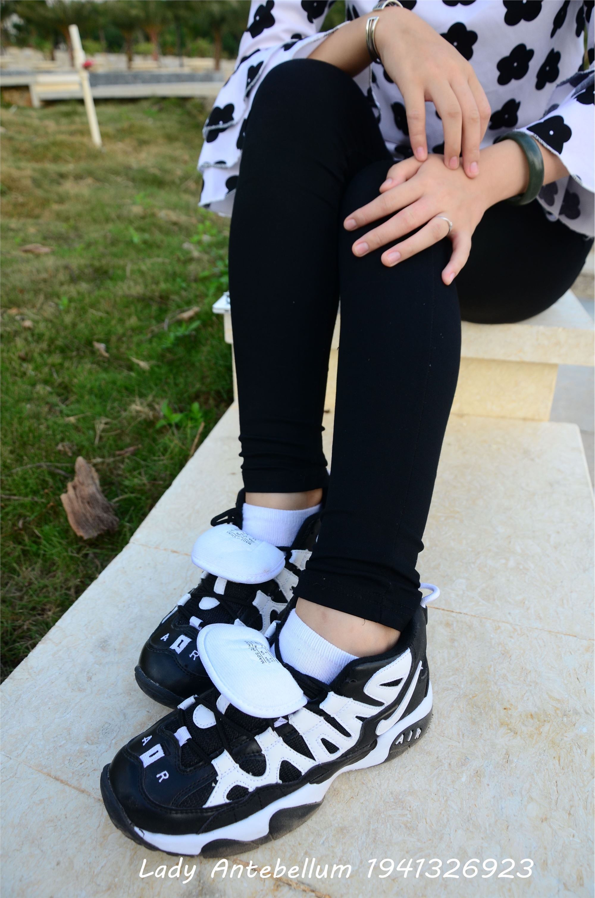 战前女神  恋足美腿棉袜女神级摄影套图 063