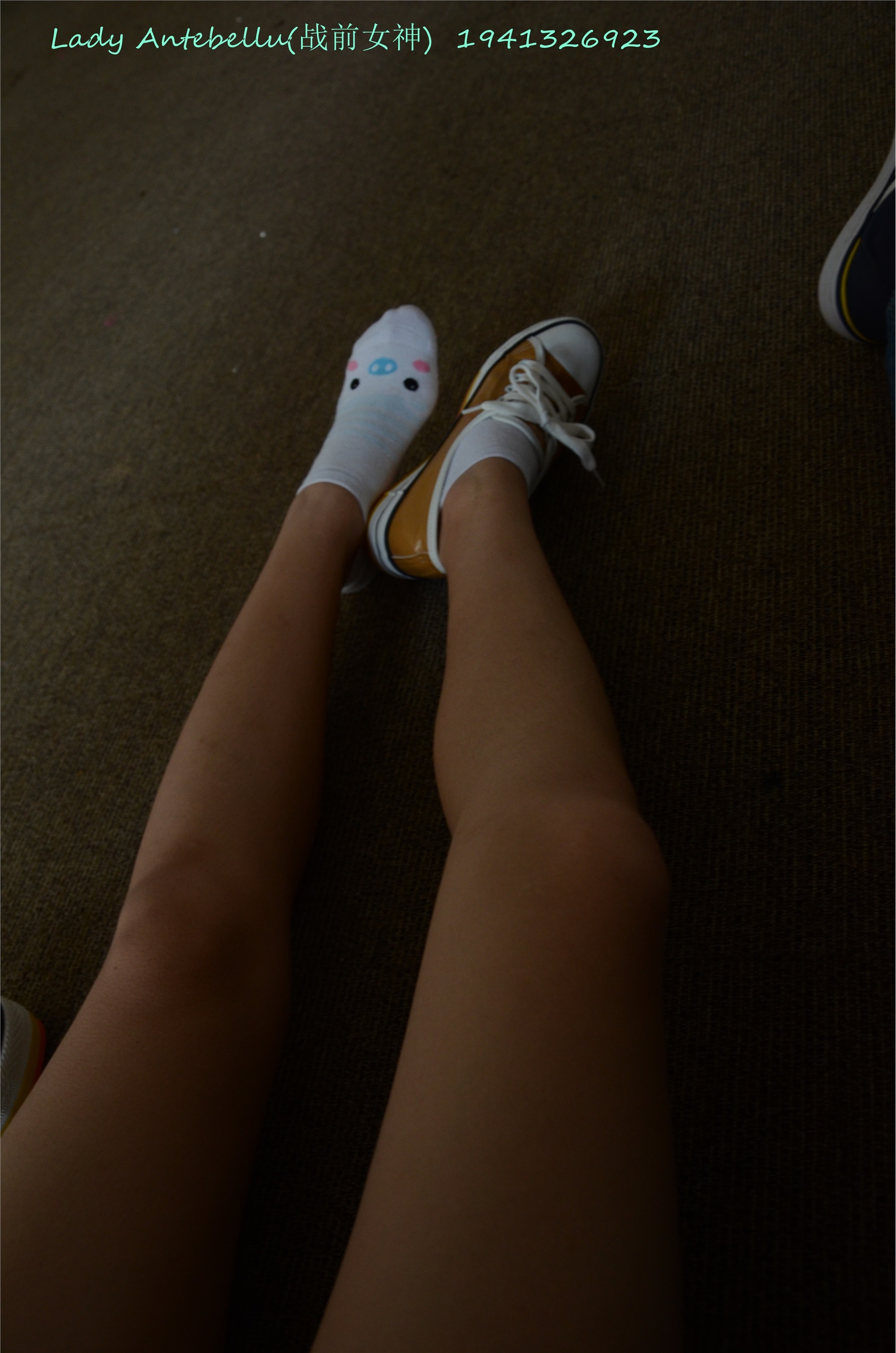 战前女神  恋足美腿棉袜女神级摄影套图 064