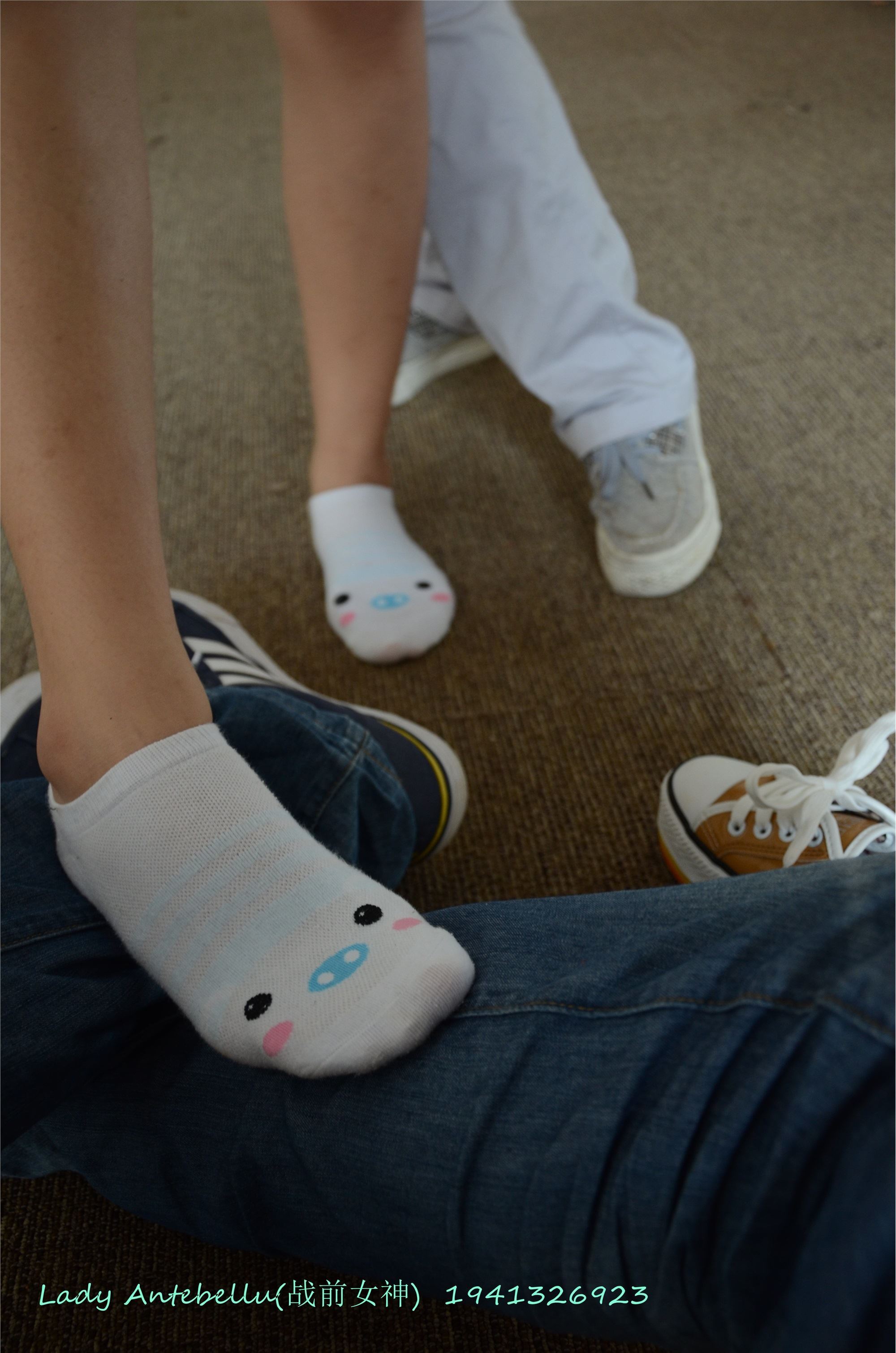 战前女神  恋足美腿棉袜女神级摄影套图 064