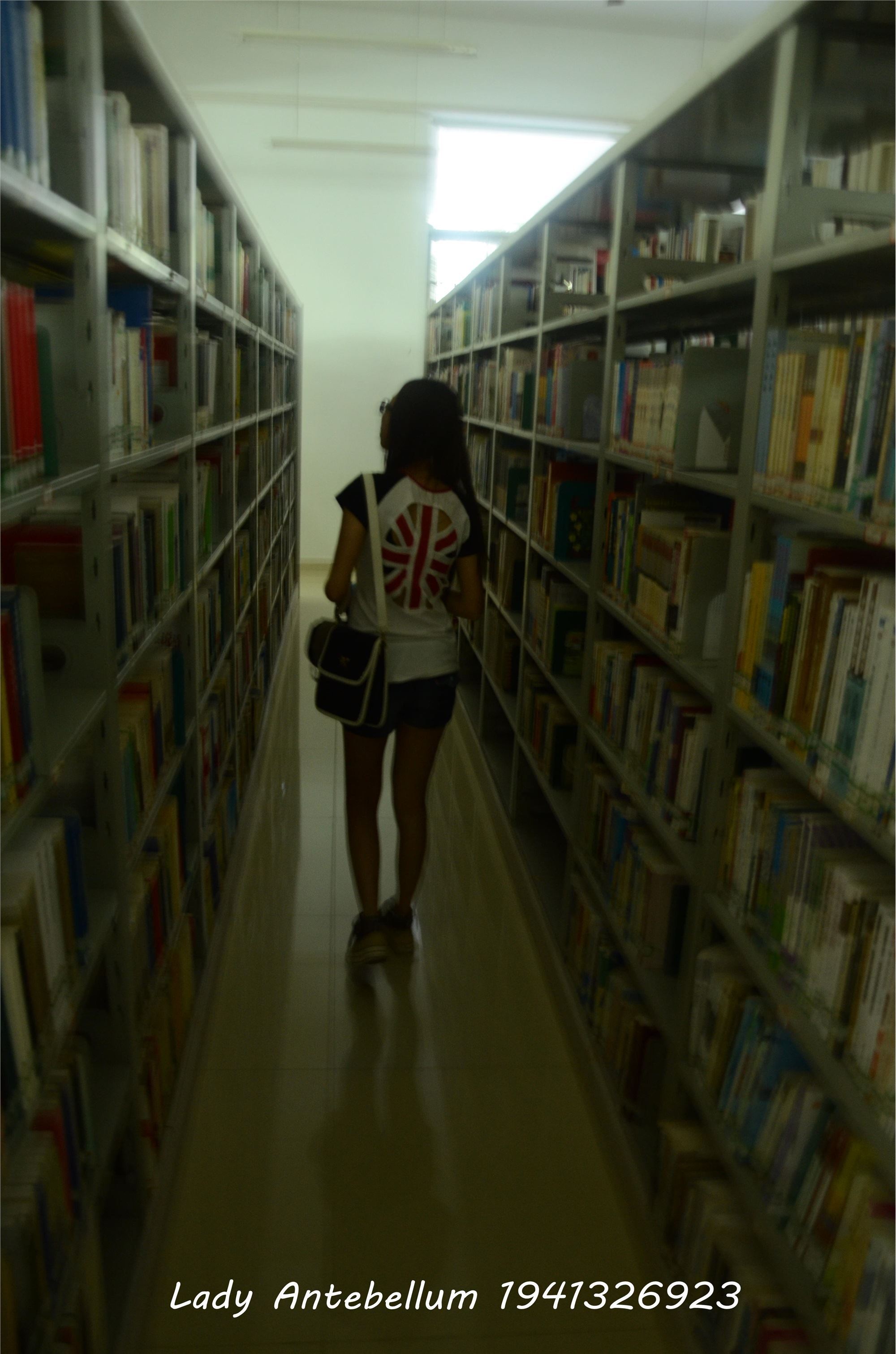 战前女神  恋足美腿棉袜女神级摄影套图 065