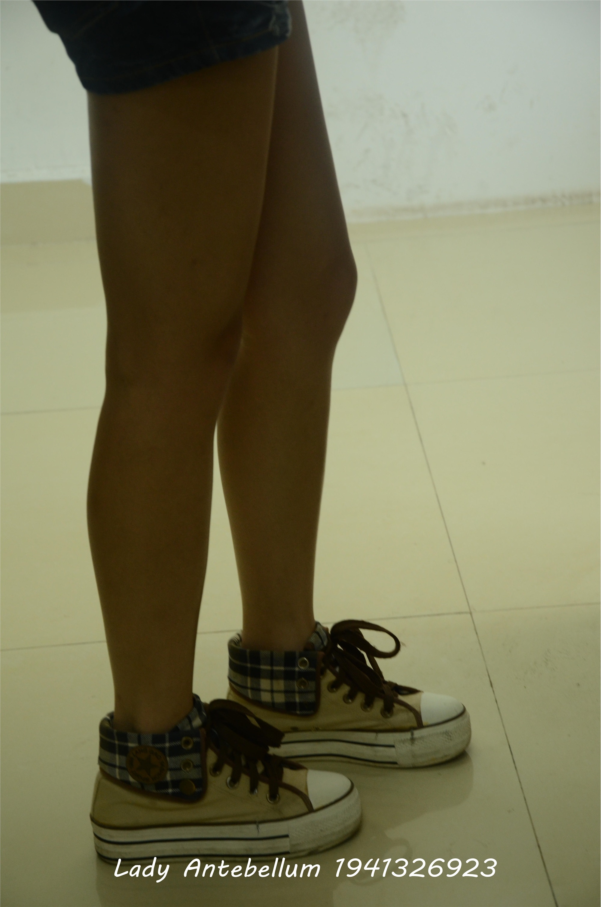 战前女神  恋足美腿棉袜女神级摄影套图 065